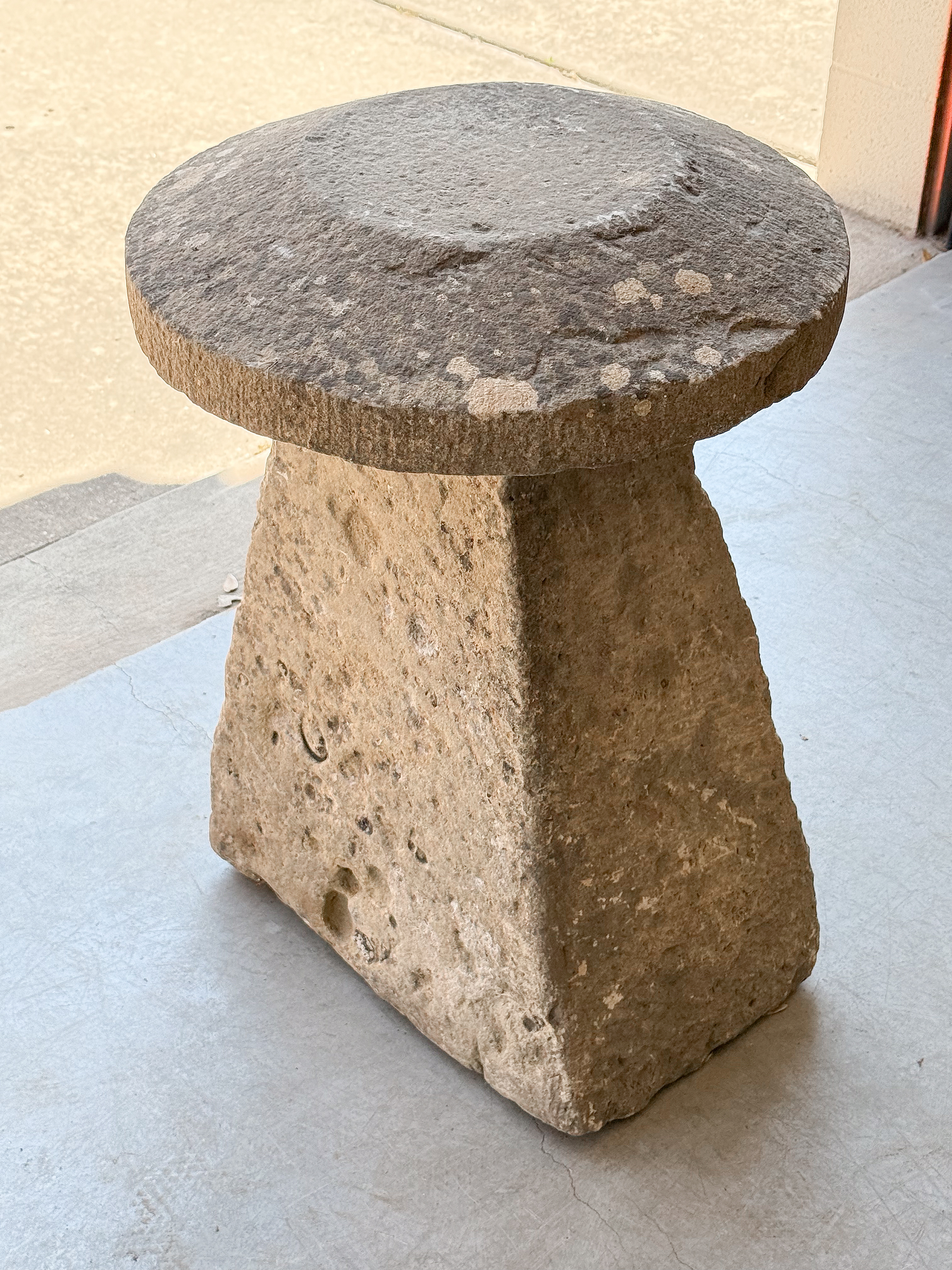 ee654_staddle_stone_b_006_135981862