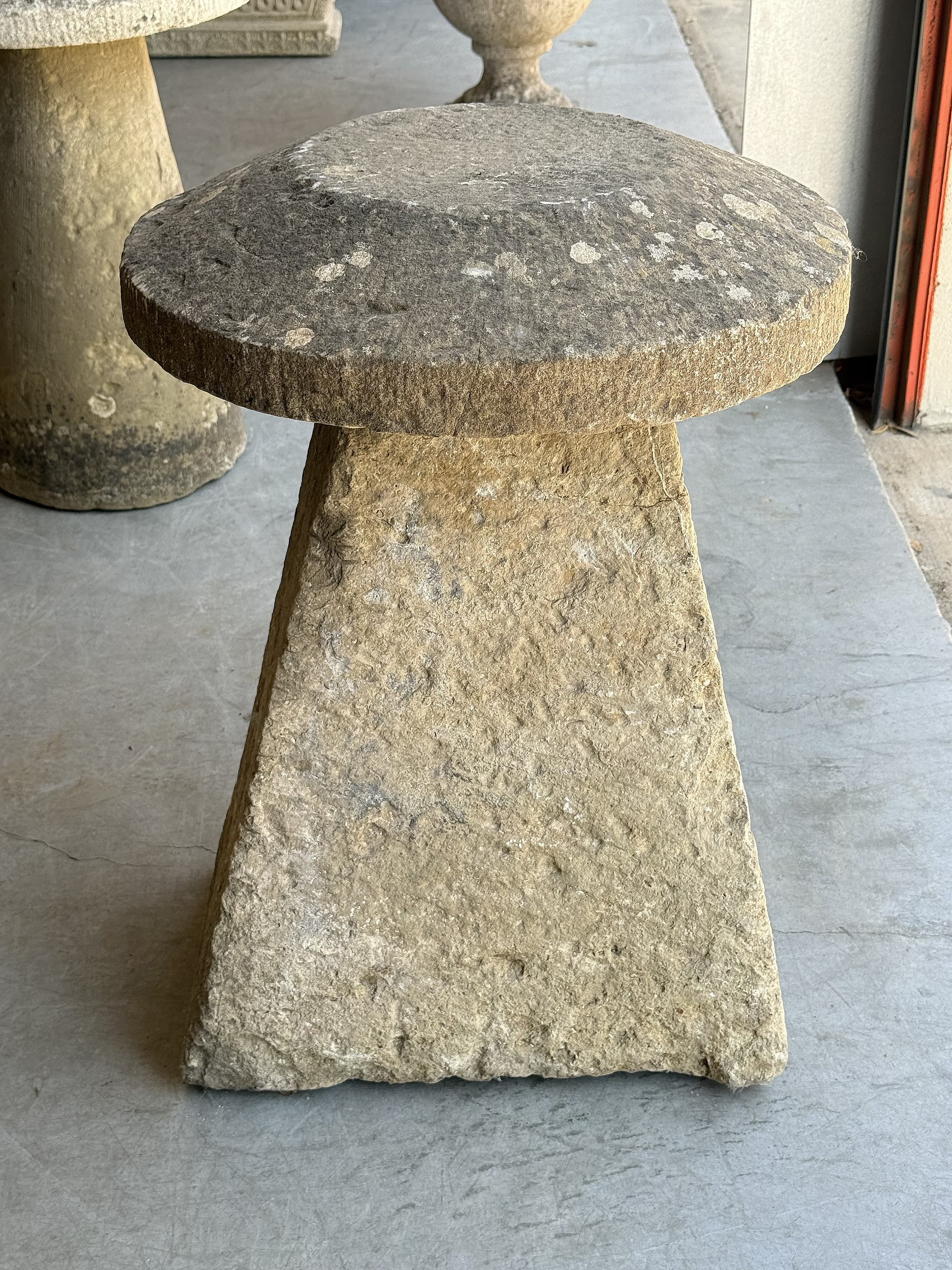 ee654_staddle_stone_b_009_701209218