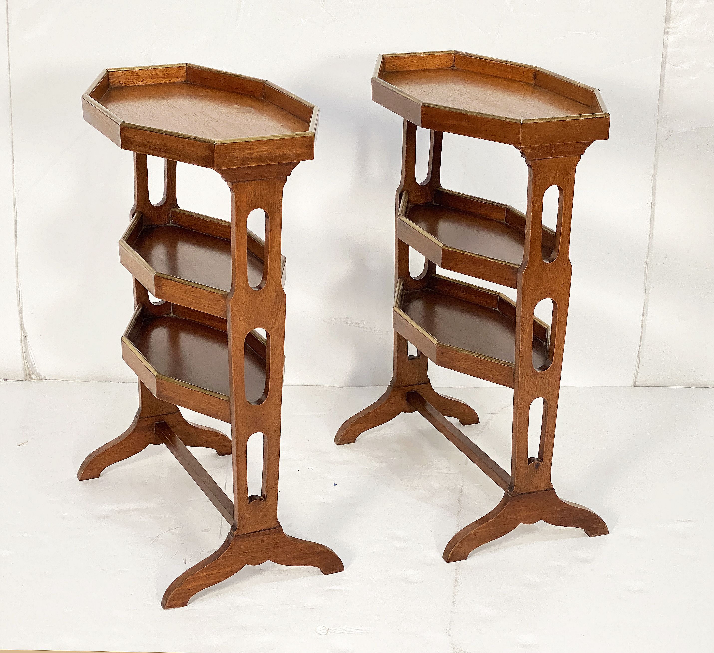 ee685_french_mahogany_side_table_25