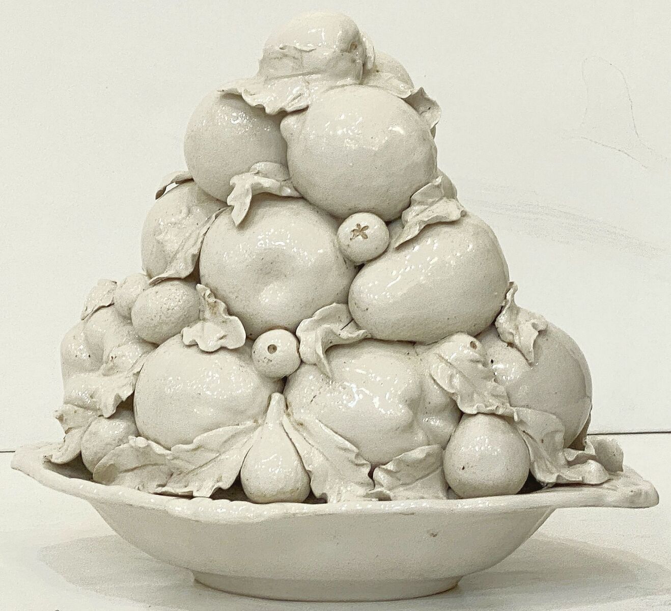 ee743_main_maybe_italian_ceramic_fruit_basket_l_e_a_d