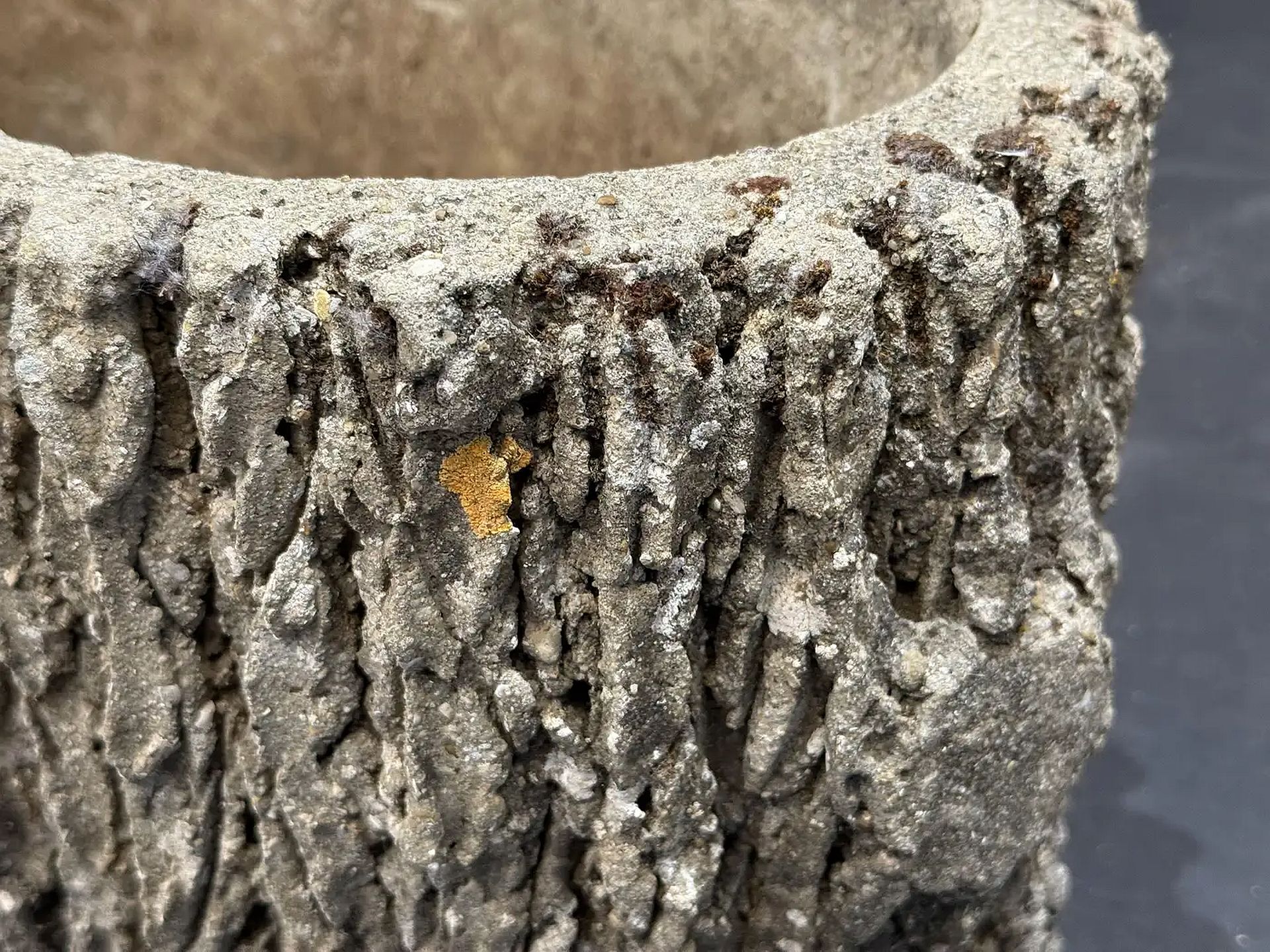 ee748_1_oval_stone_planter_1_copy_master