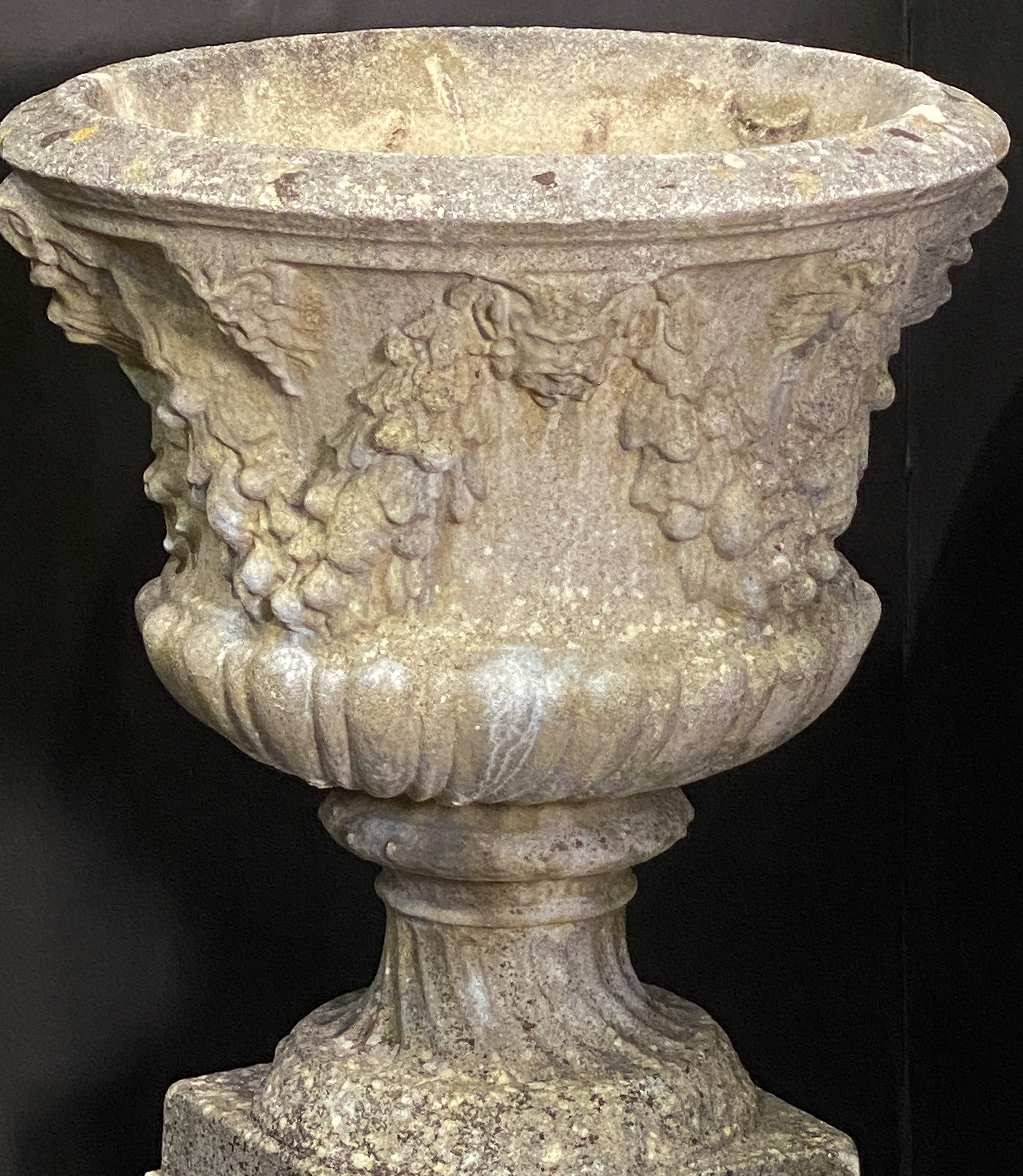 ff022_reconstituted_stone_campana_urn_on_pedestal__20
