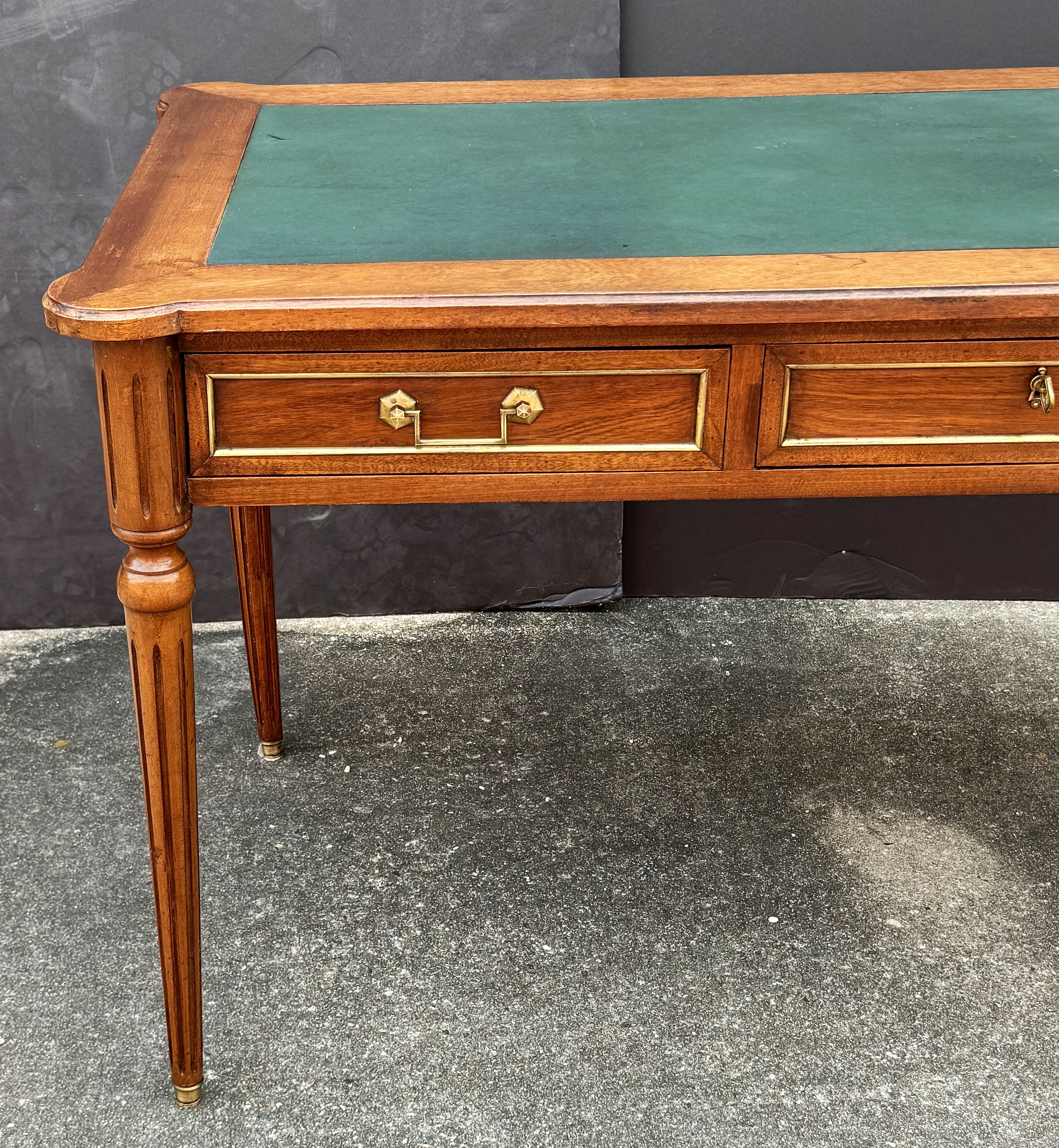 ff029_french_desk_with_leather_top_73