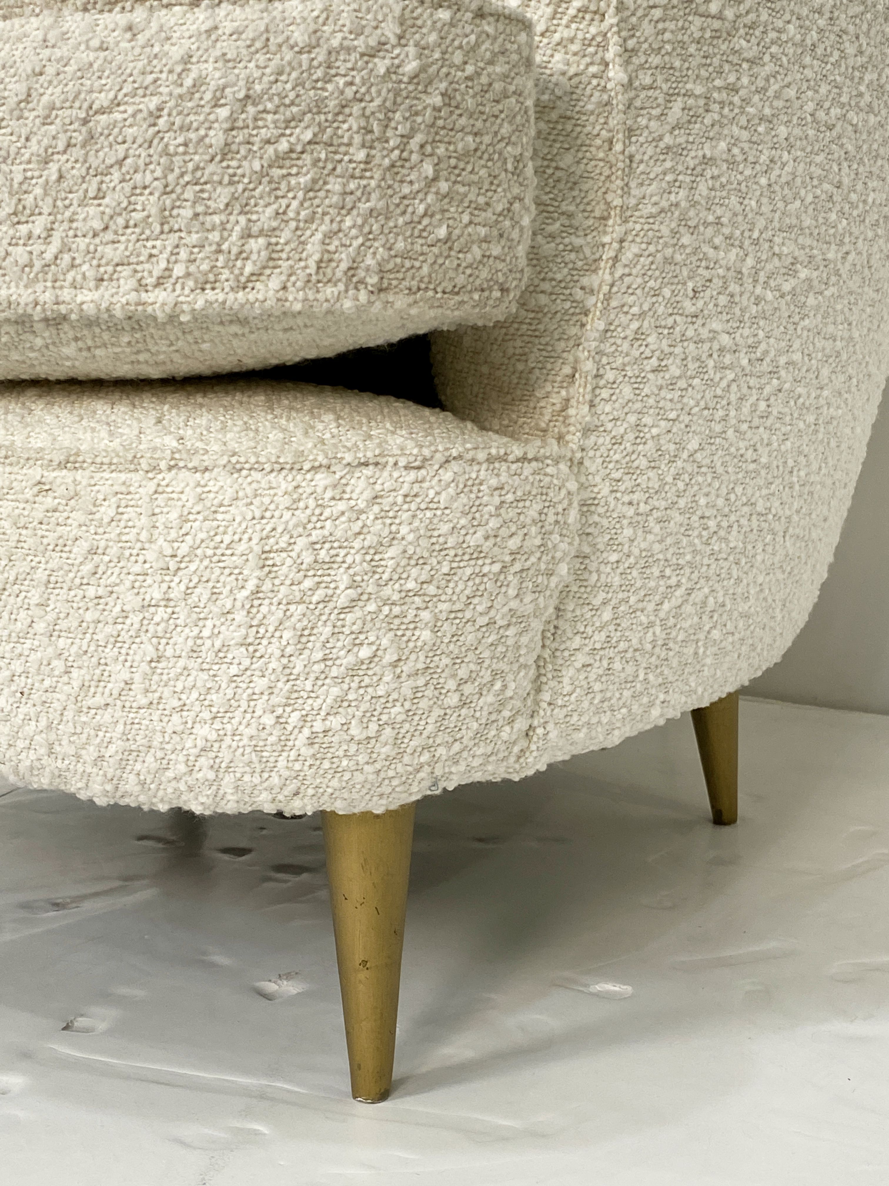 ff055_pair_of_italian_chairs_in_white_boucle_fabric_33