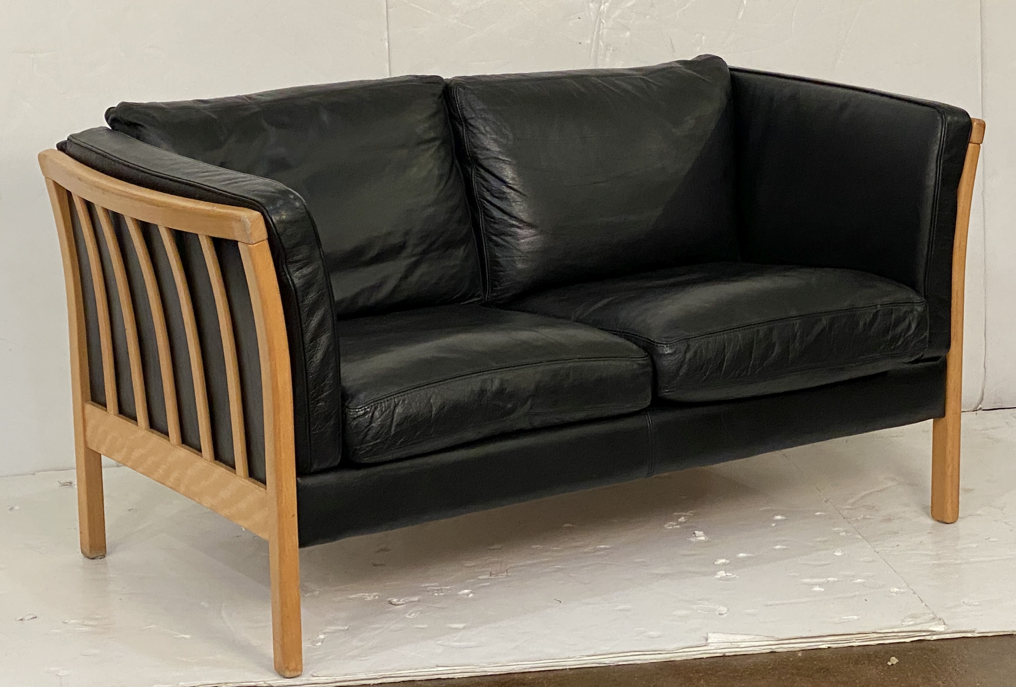 ff078_danish_black_leather_sofa_10