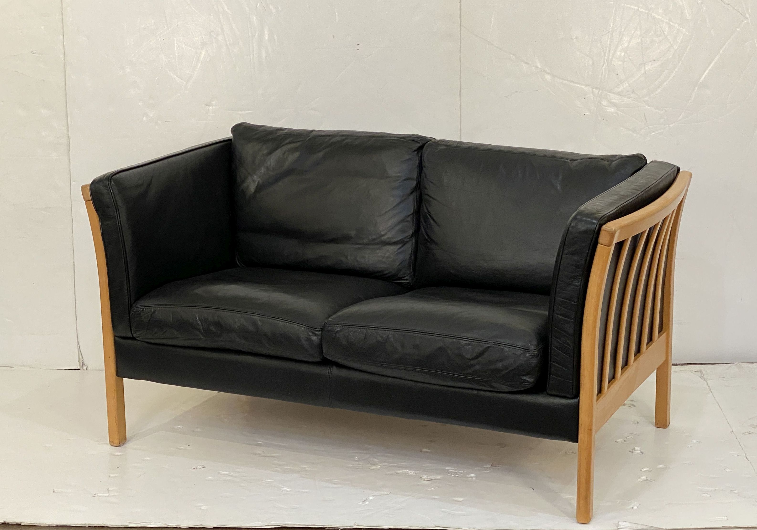 ff078_danish_black_leather_sofa_15