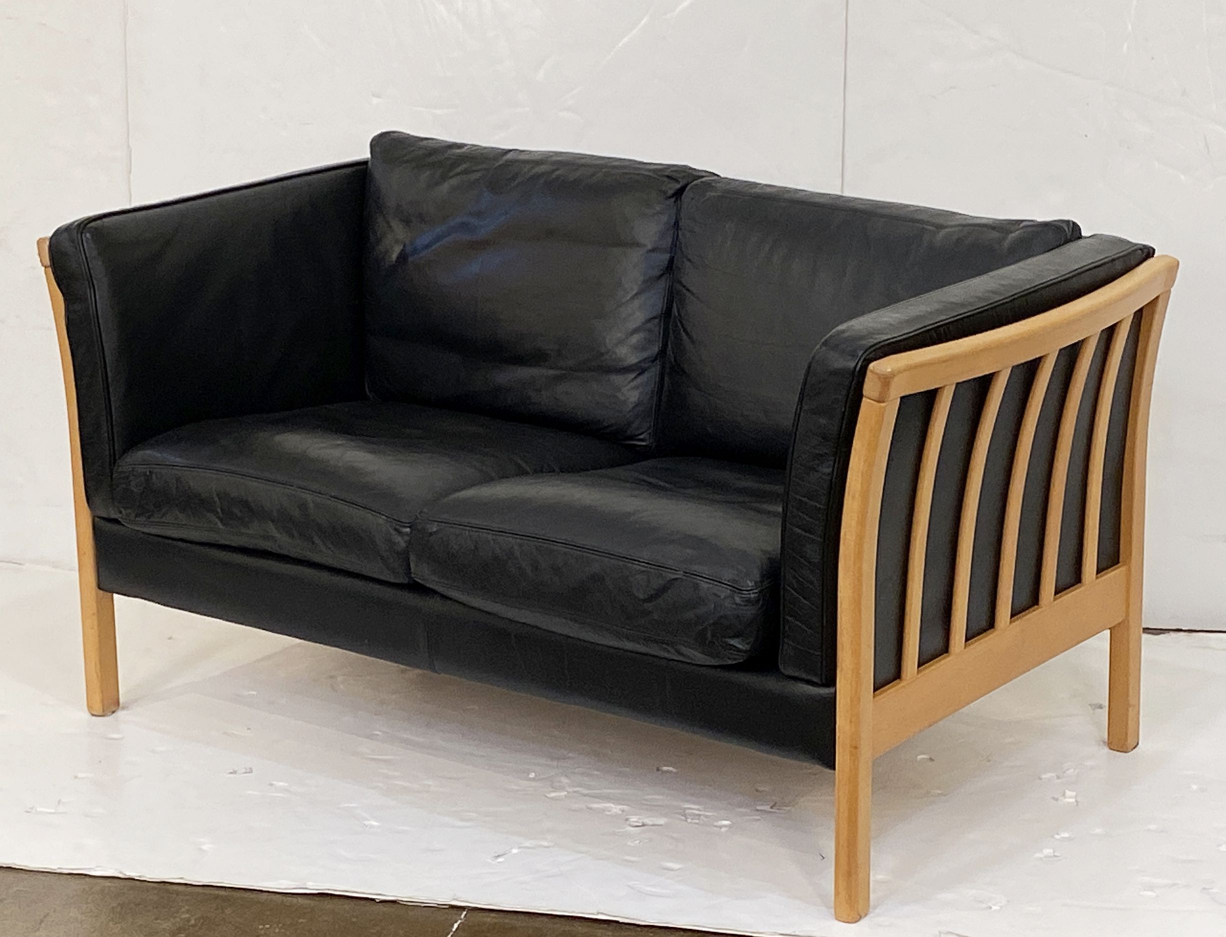 ff078_danish_black_leather_sofa_16