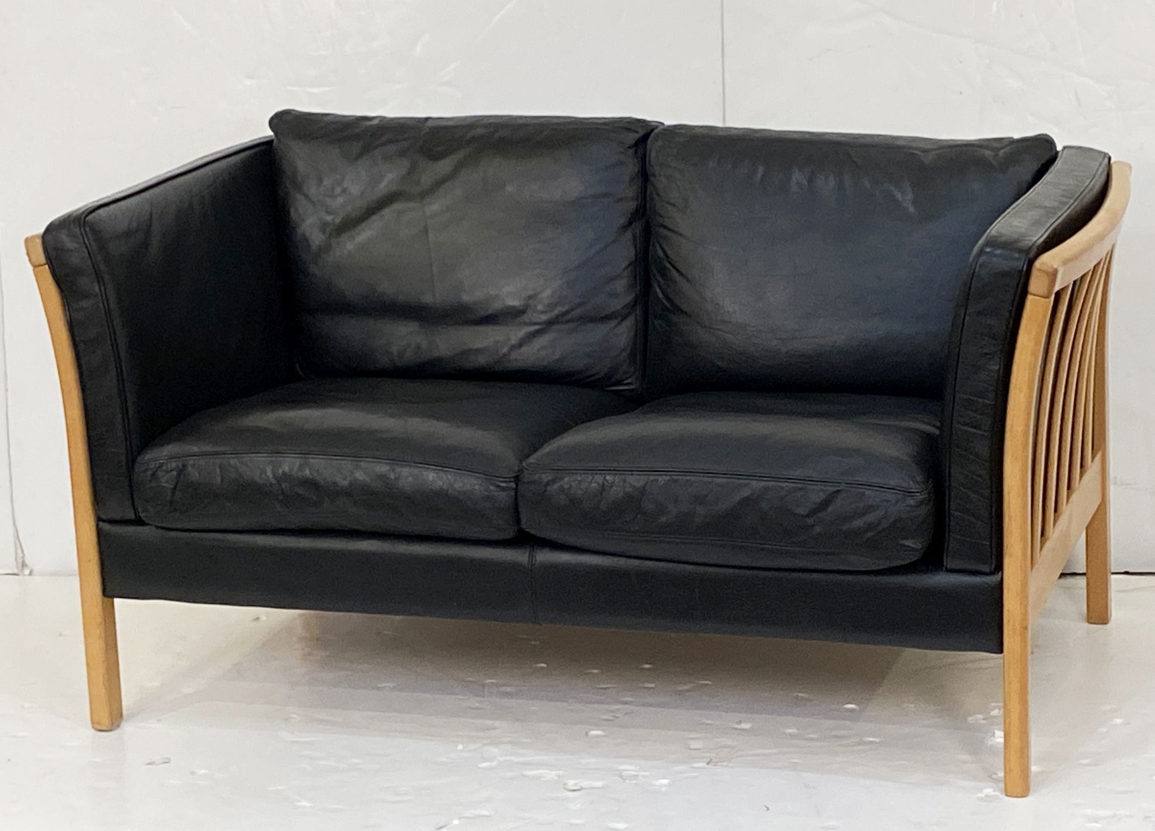 ff078_danish_black_leather_sofa_17