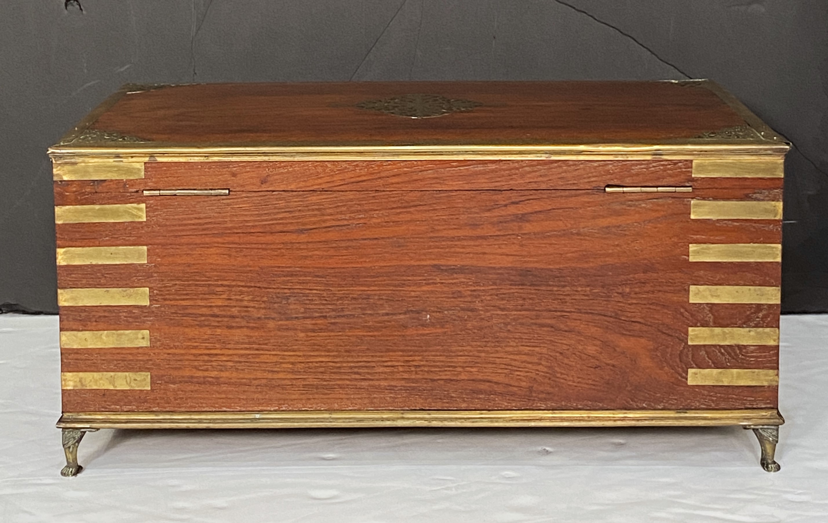 ff148_mahogany_campaige_trunk_30