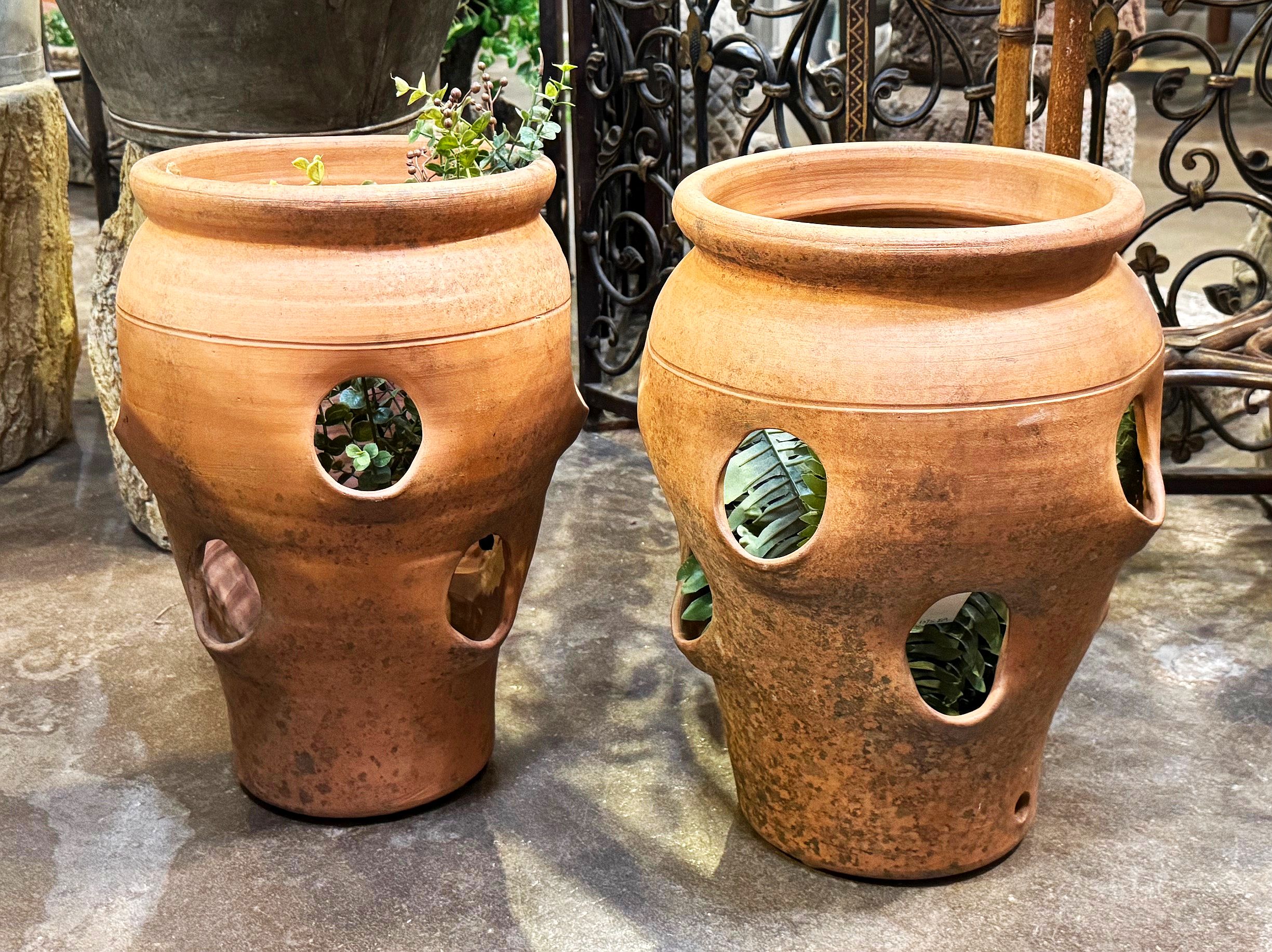 ff155_pair_of_pots