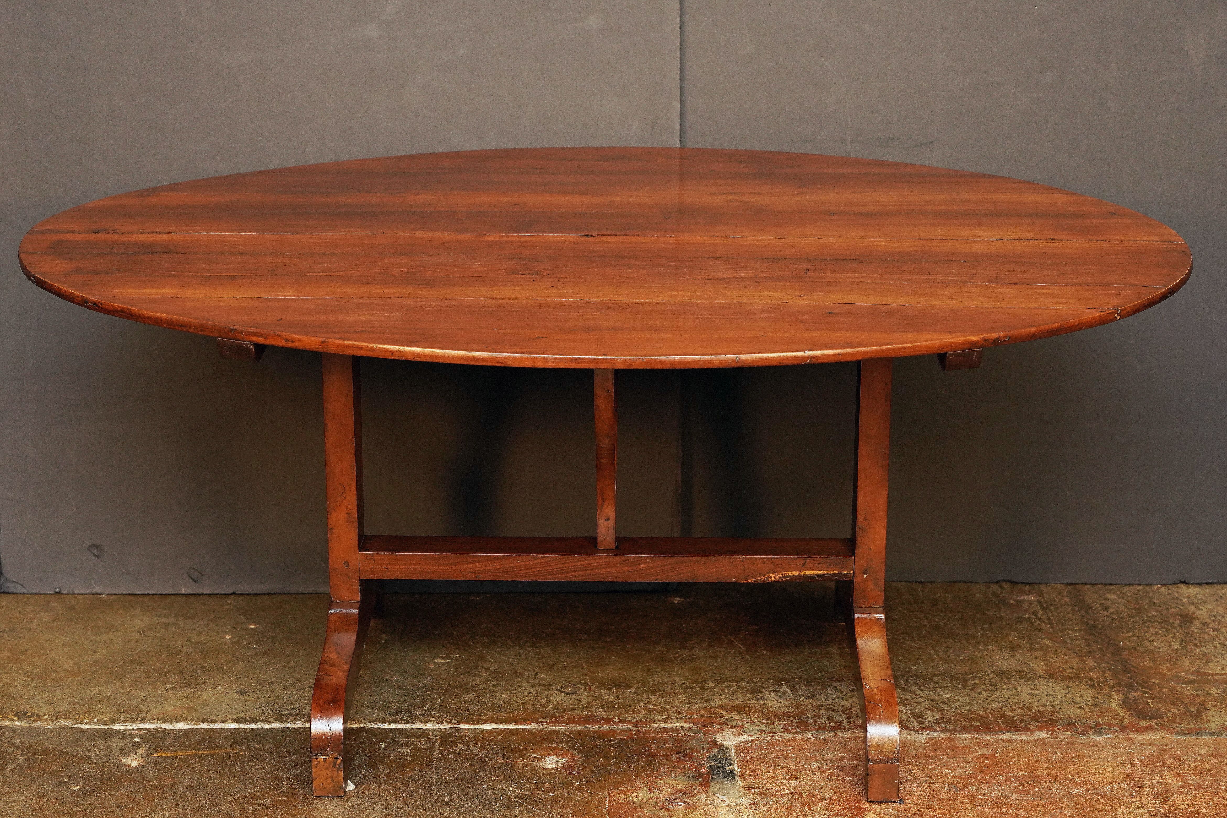 ff170_large_french_oval_vendange_table_of_patinated_cherrywood_3