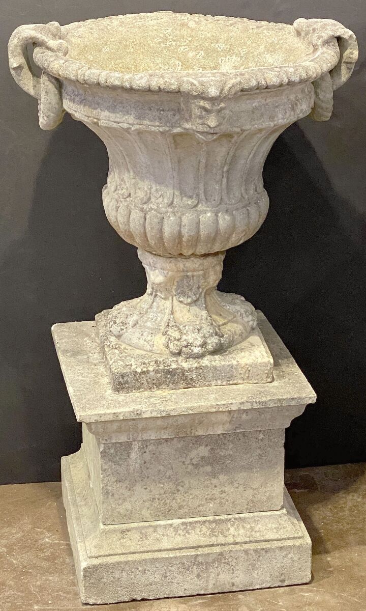 ff177__large_composition_garden_urn__l_e_a_d