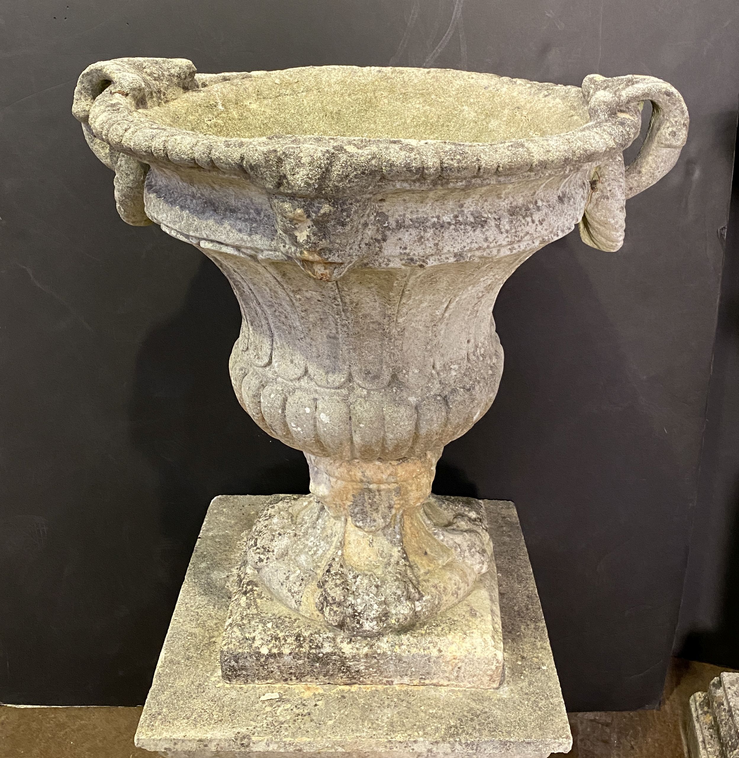 ff177_large_composition_garden_urn_on_pedestal__51