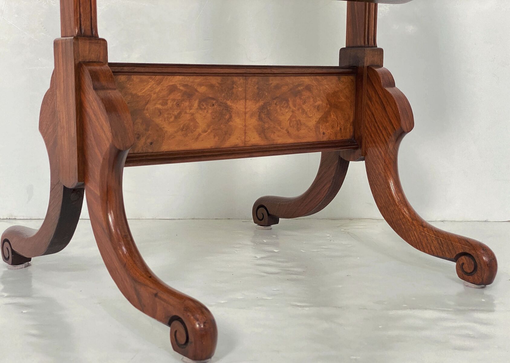 ff196_walnut_queen_anne_cheval_mirror_small_20_copy