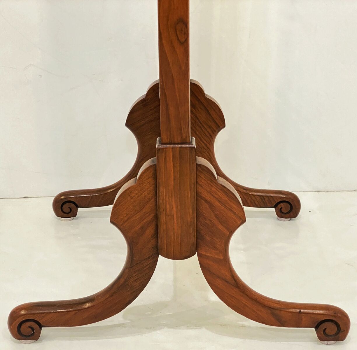 ff196_walnut_queen_anne_cheval_mirror_small_31_copy