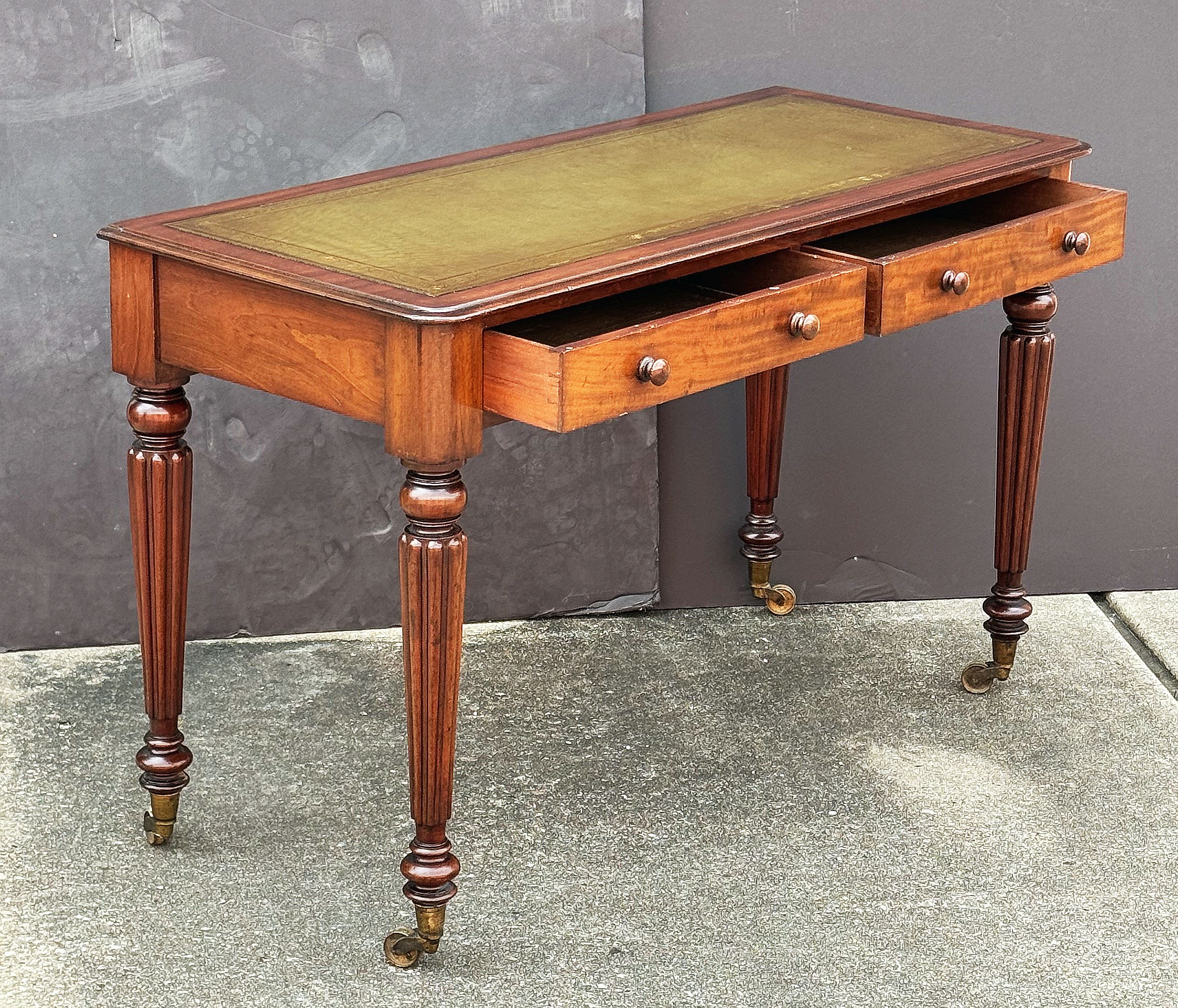 ff203_regency_writing_table_with_green_leather_top_21