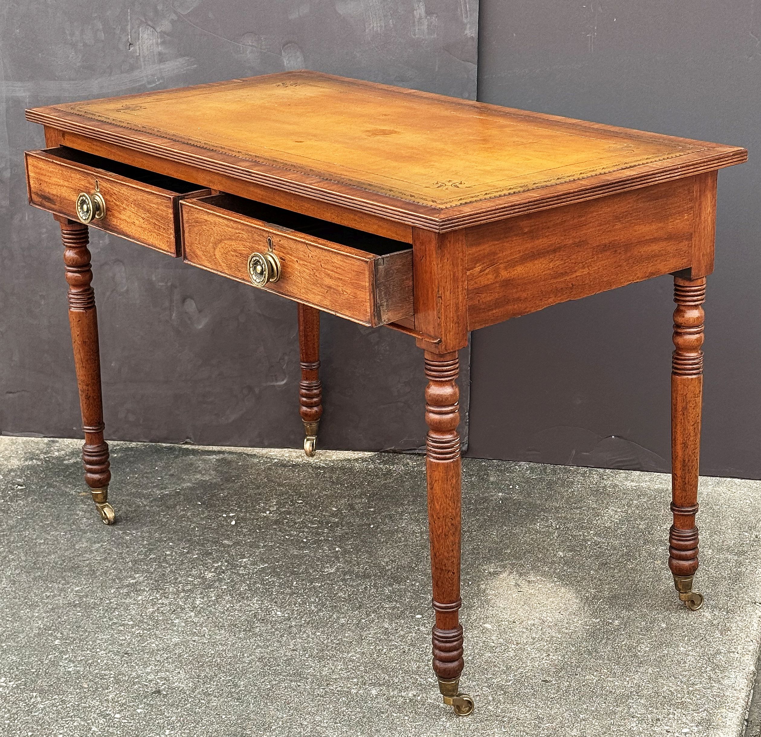 ff206_mahogany_writing_table_15_1287878157