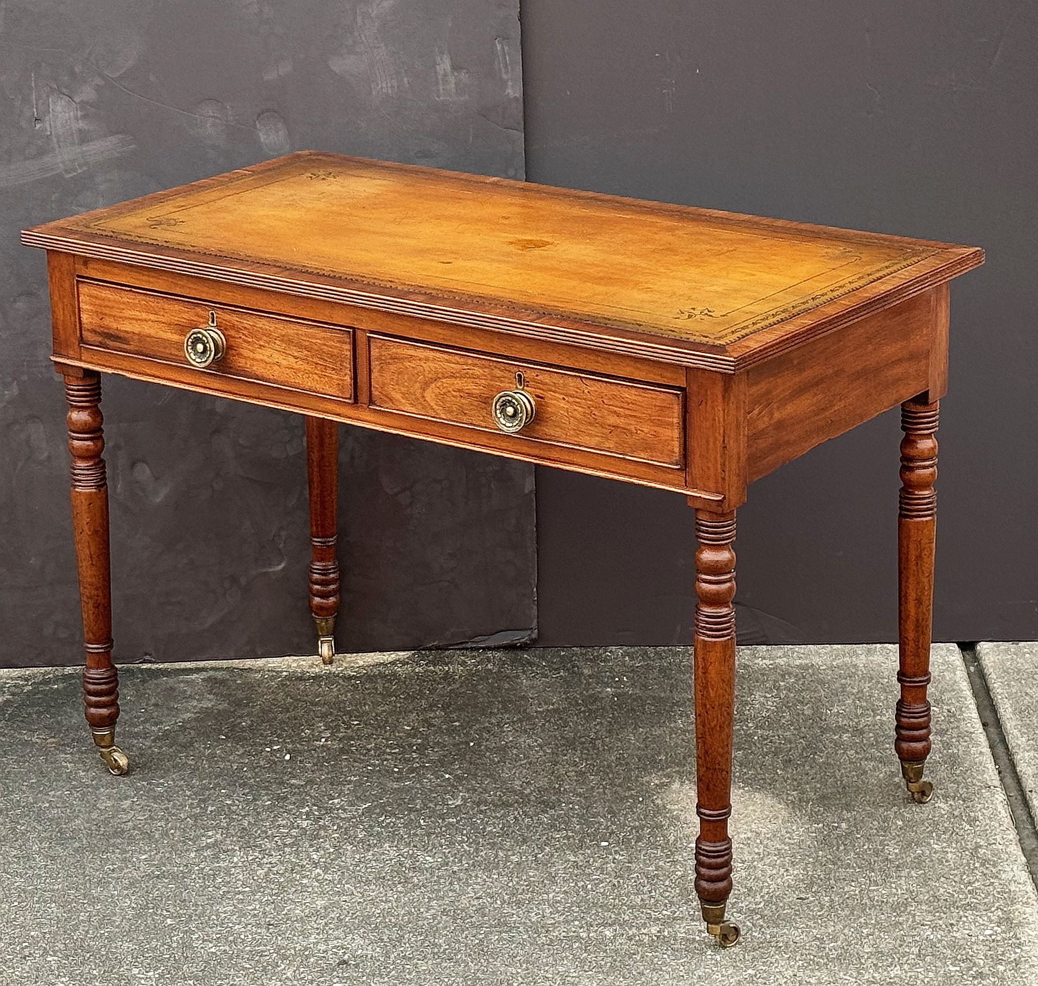 ff206_mahogany_writing_table_9_1517463858