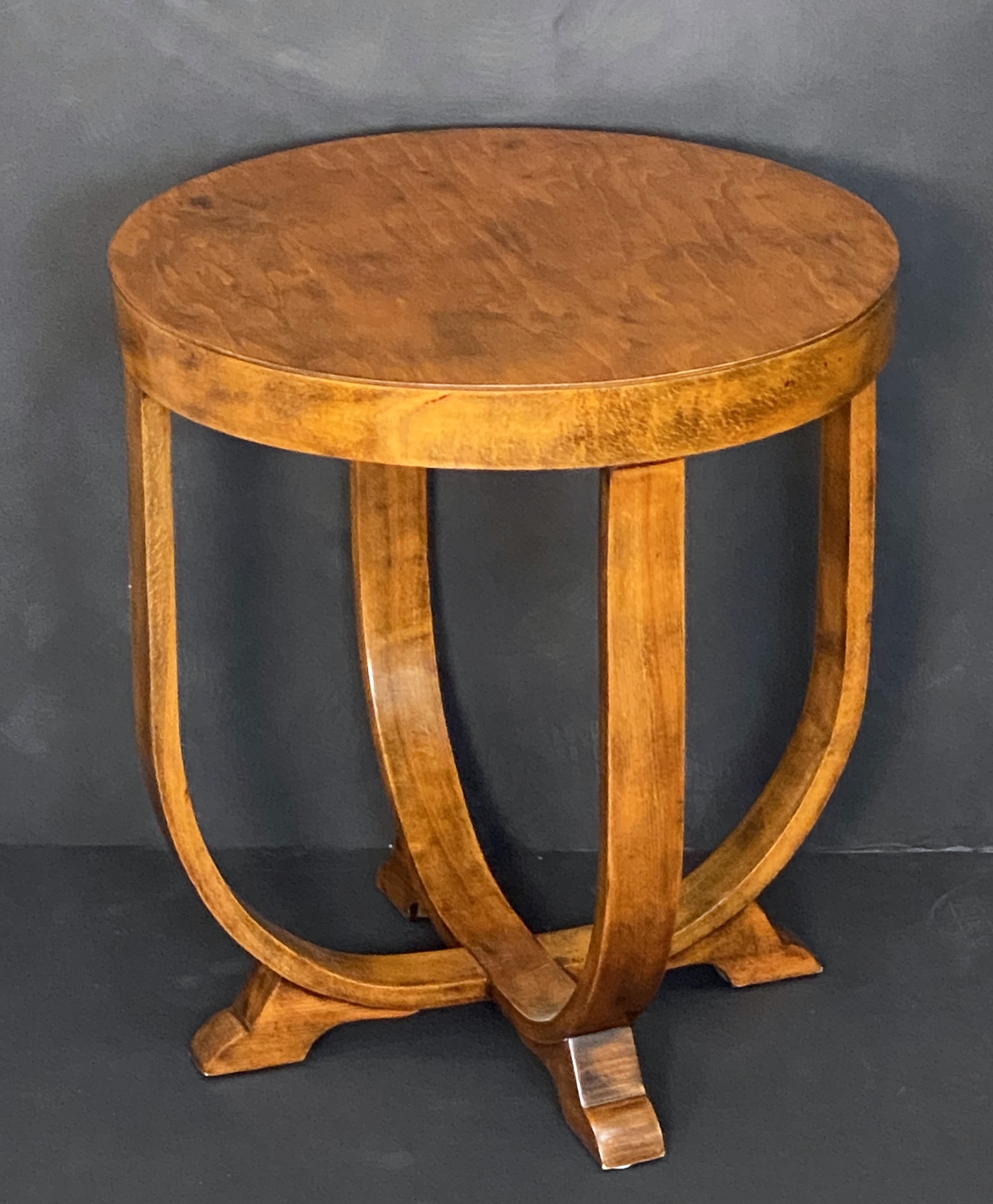 ff212_round_beech_table_2