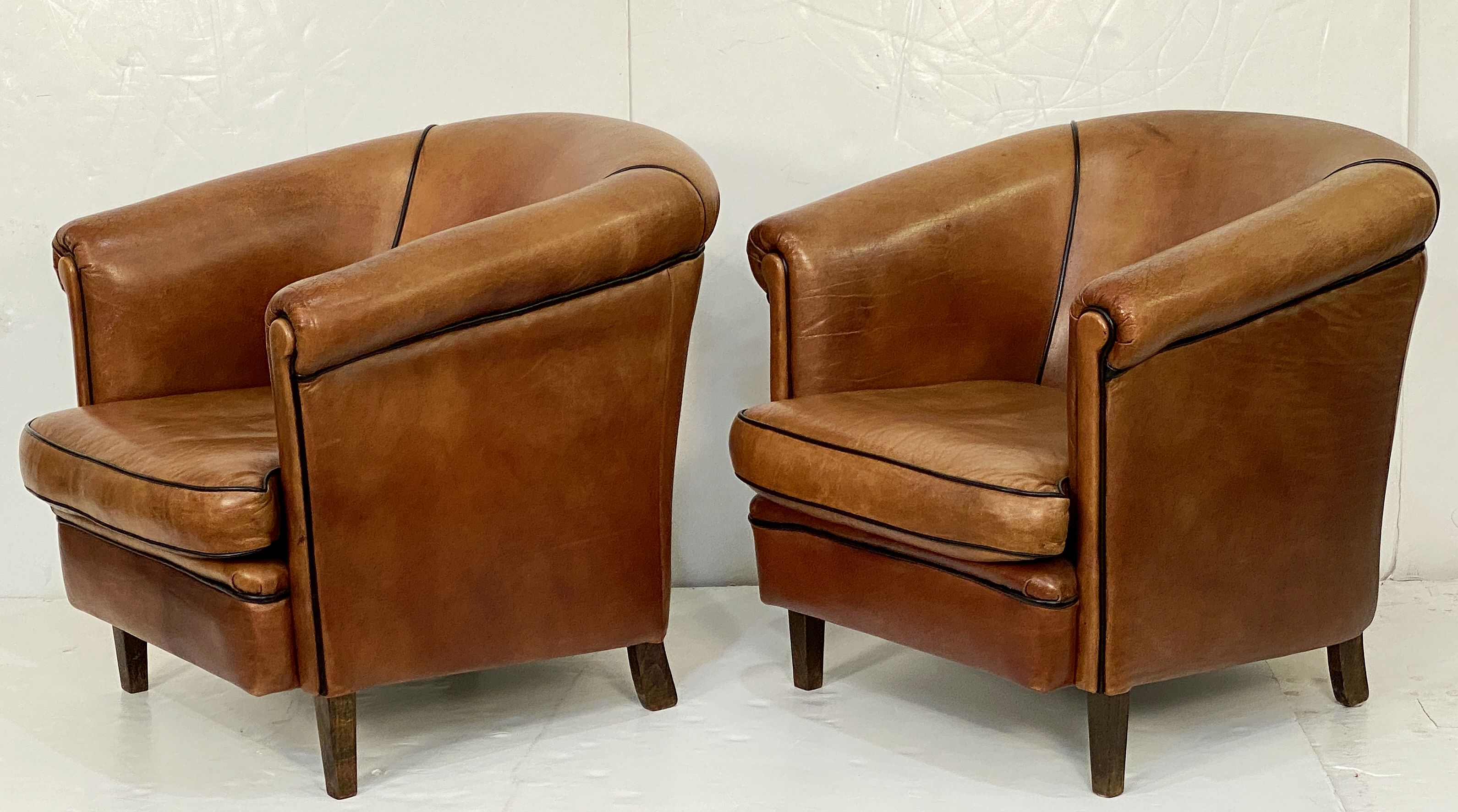 ff218_pair_of_arm_chairs_29