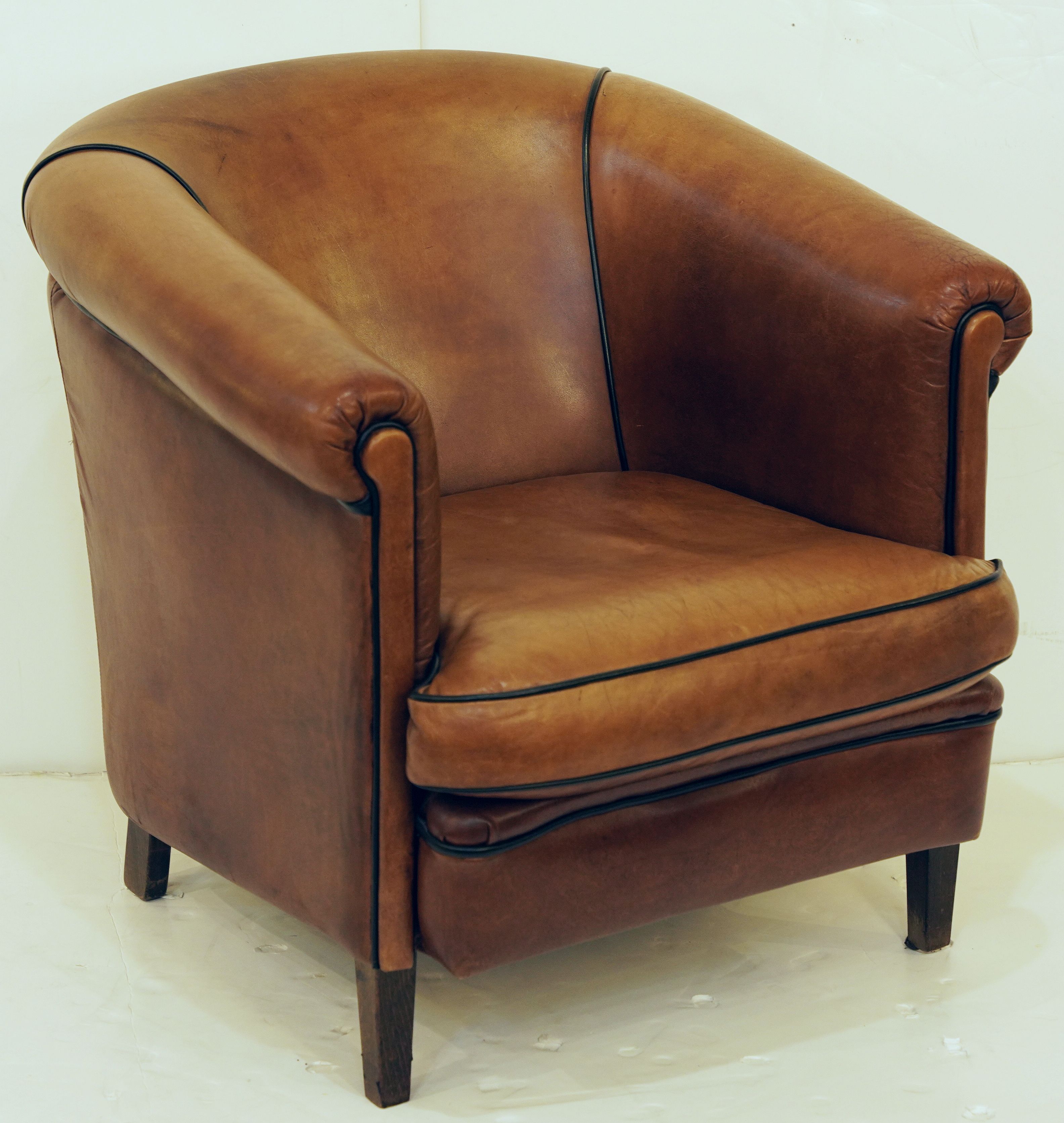 ff218_pair_of_leather_arm_chairs_20