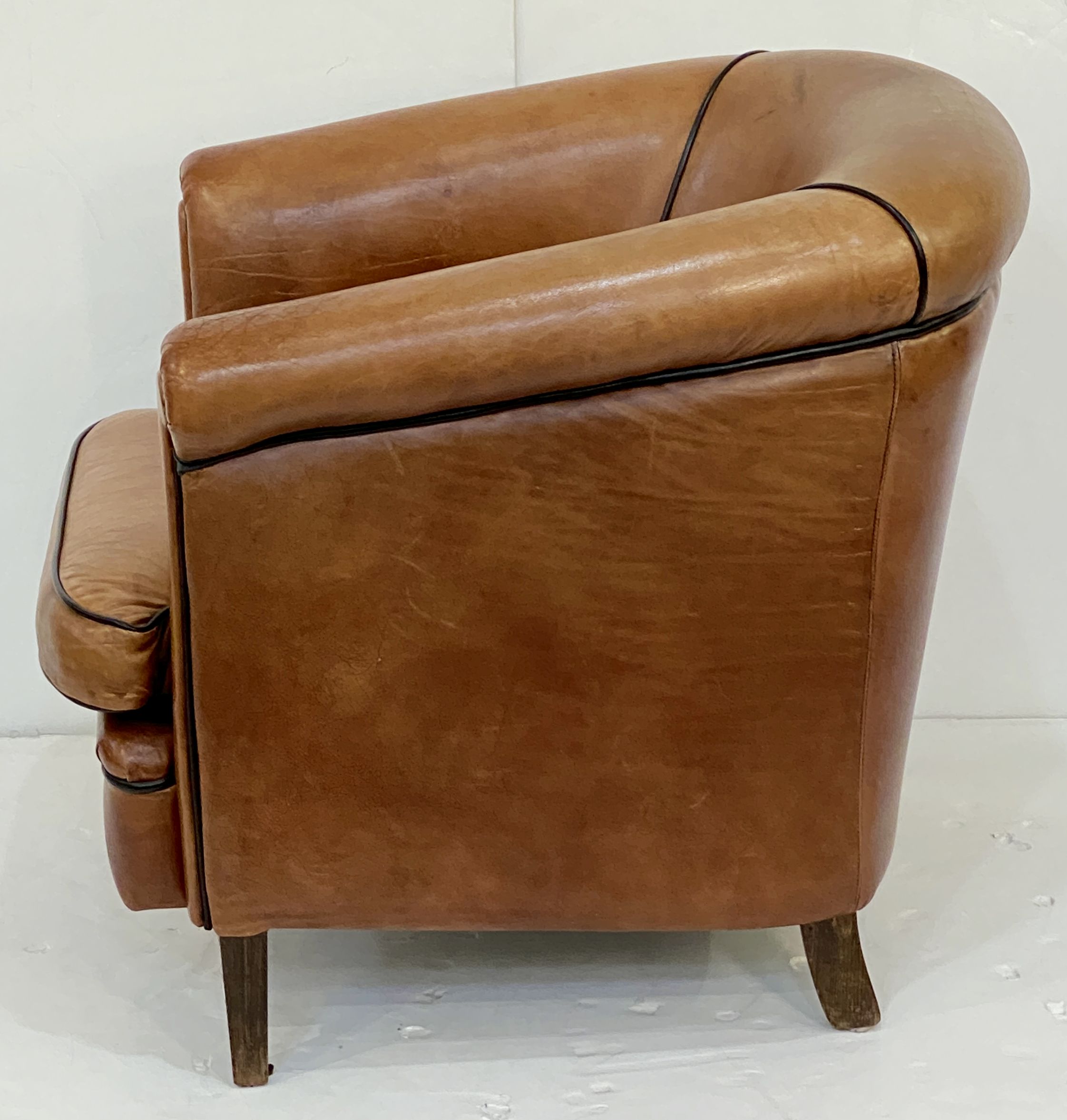 ff218_pair_of_leather_arm_chairs_55