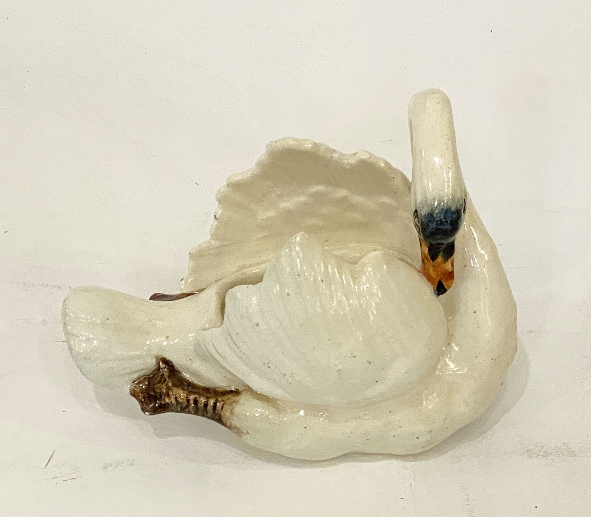 ff227_small_white_ceramic_swan_by_massier_12