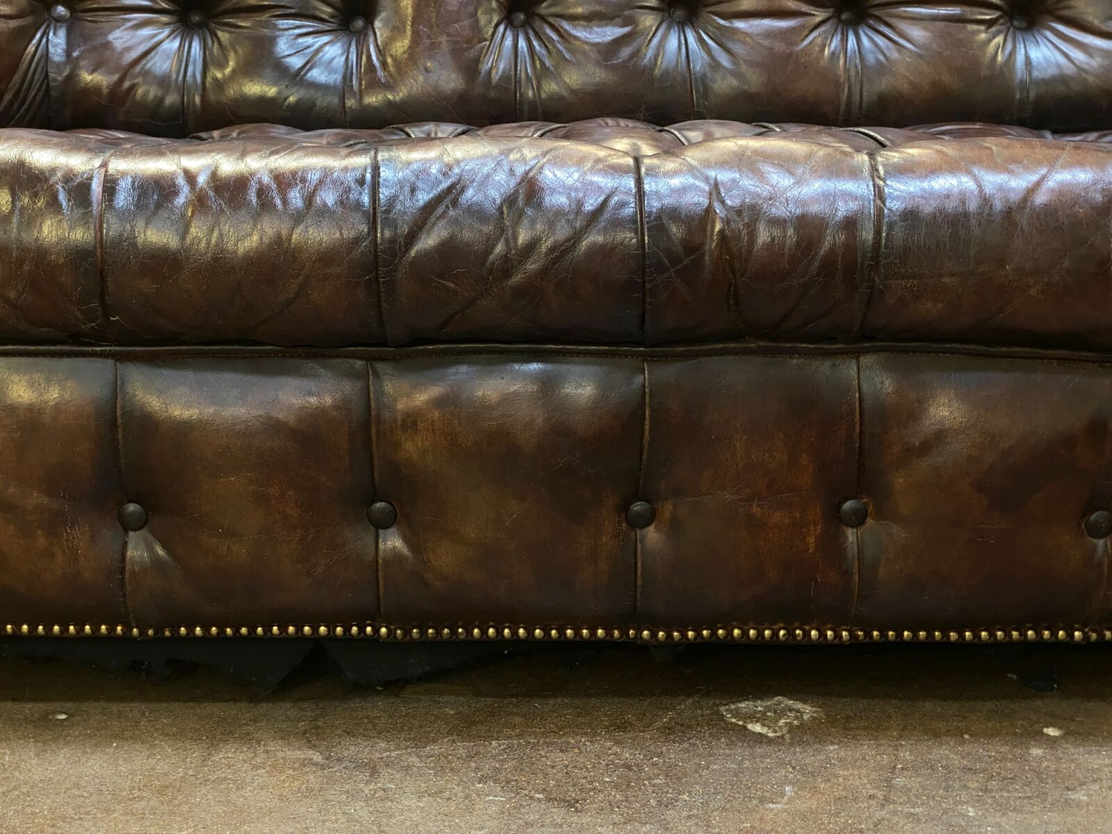 ff503_edwardian_leather_chesterfield_sofa__21