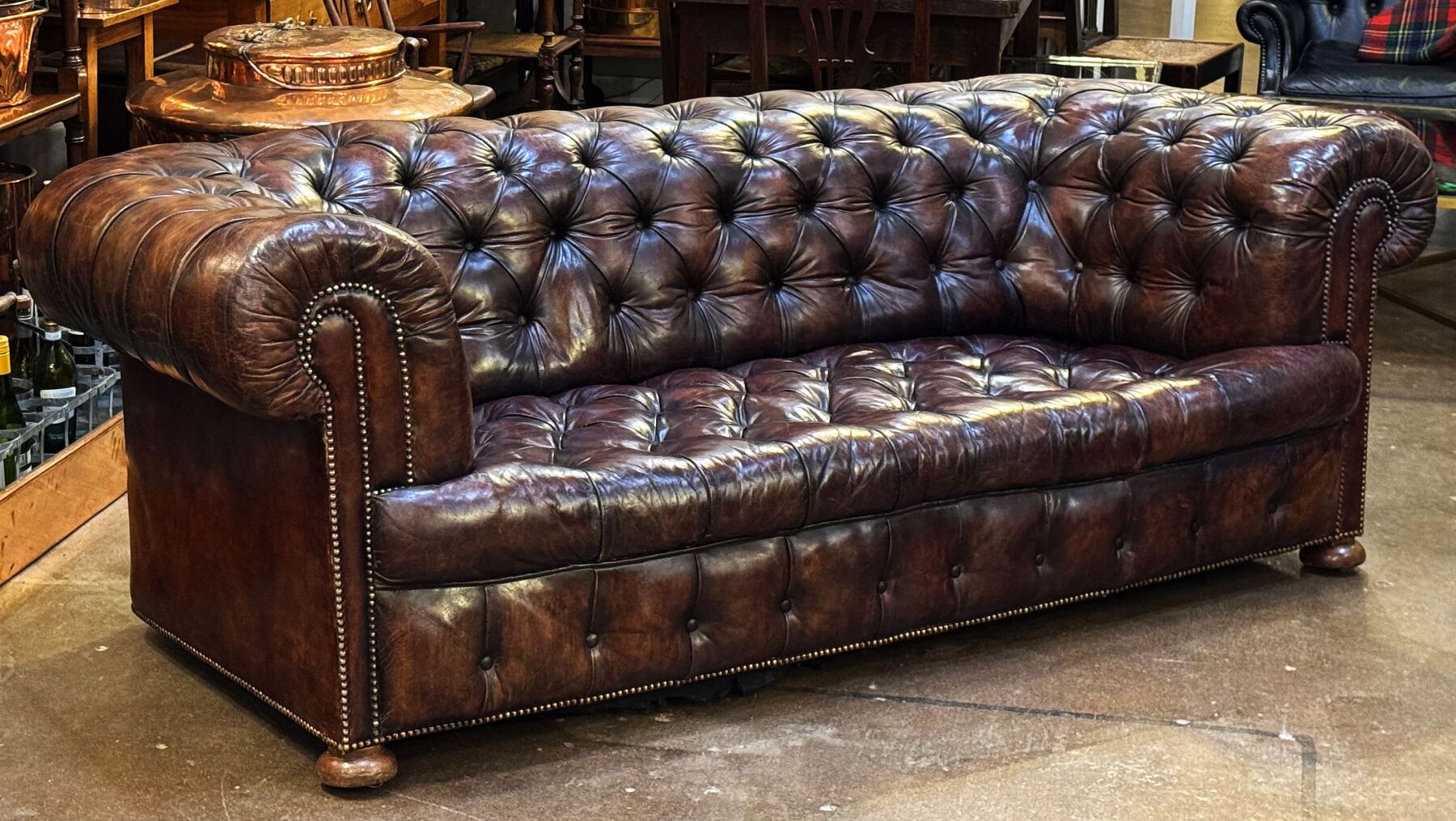 ff503_edwardian_leather_chesterfield_sofa__lead