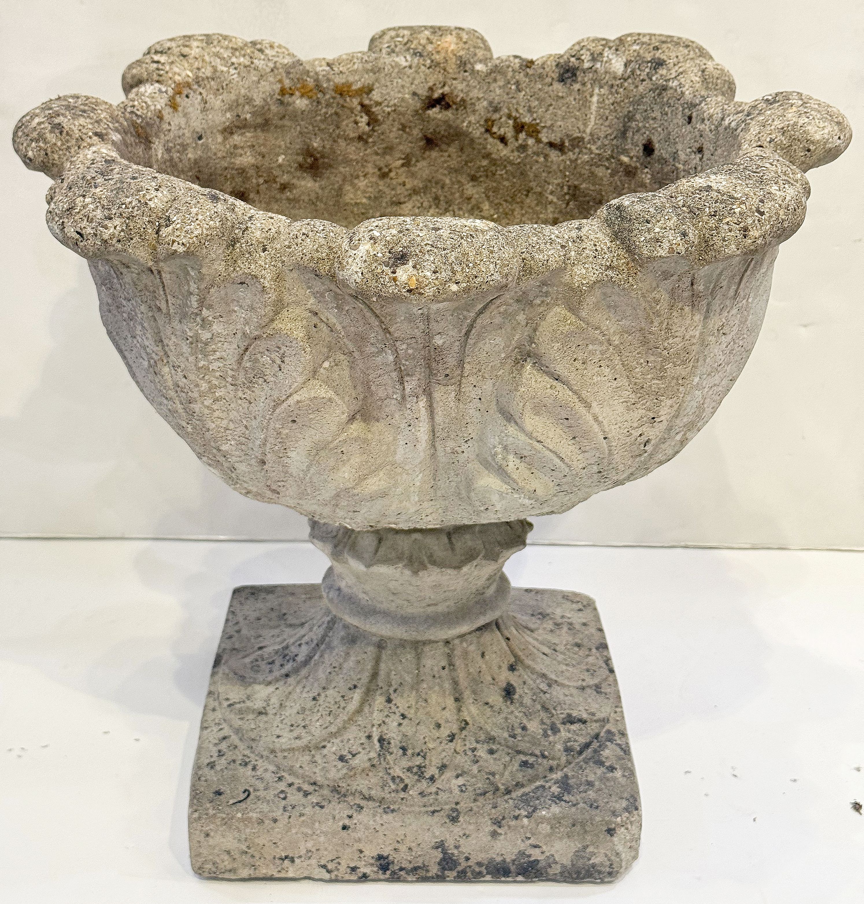 ff511_acanthus_urns__the_one_
