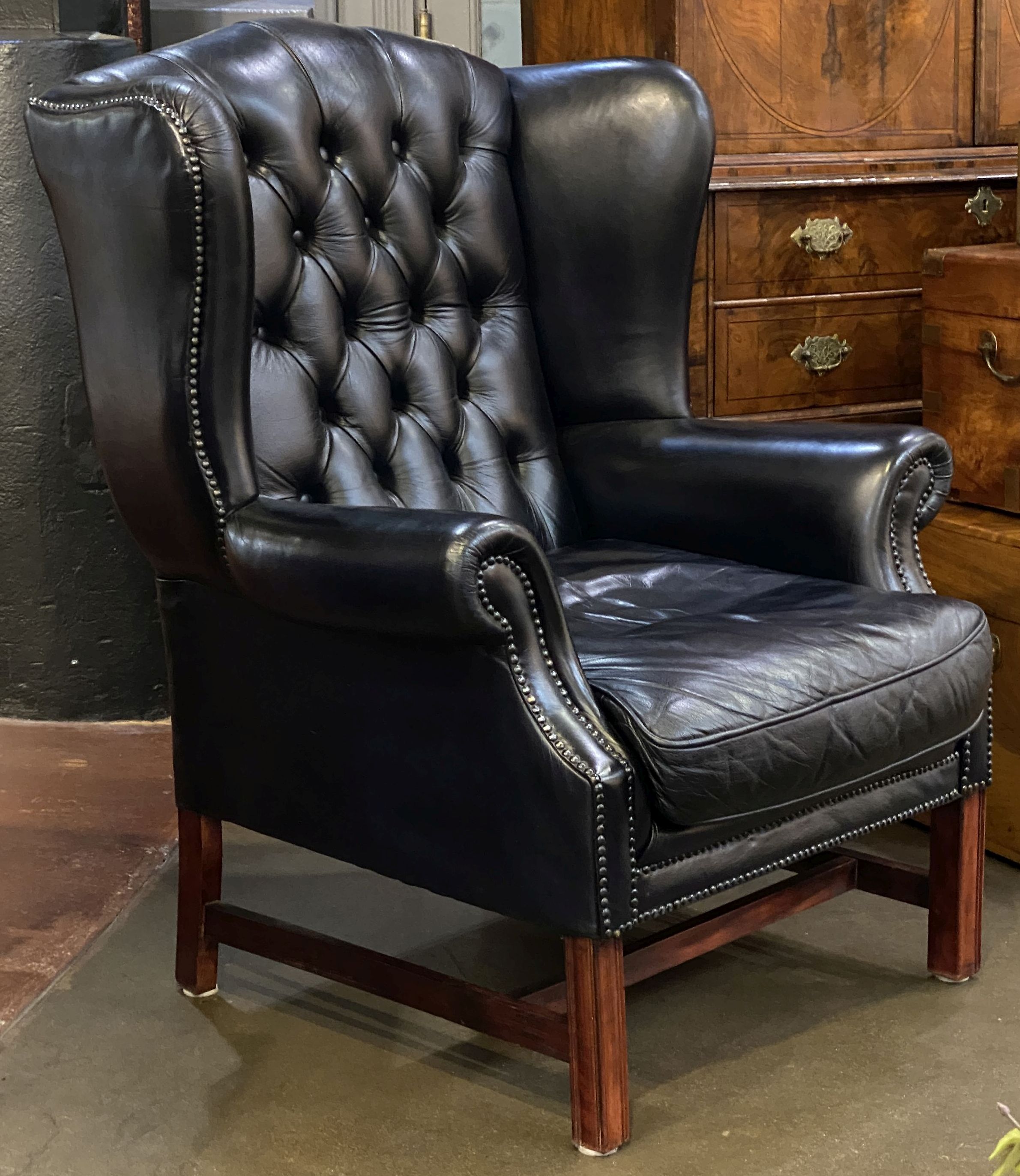 ff517_black_wing_chair_m_a_i_n