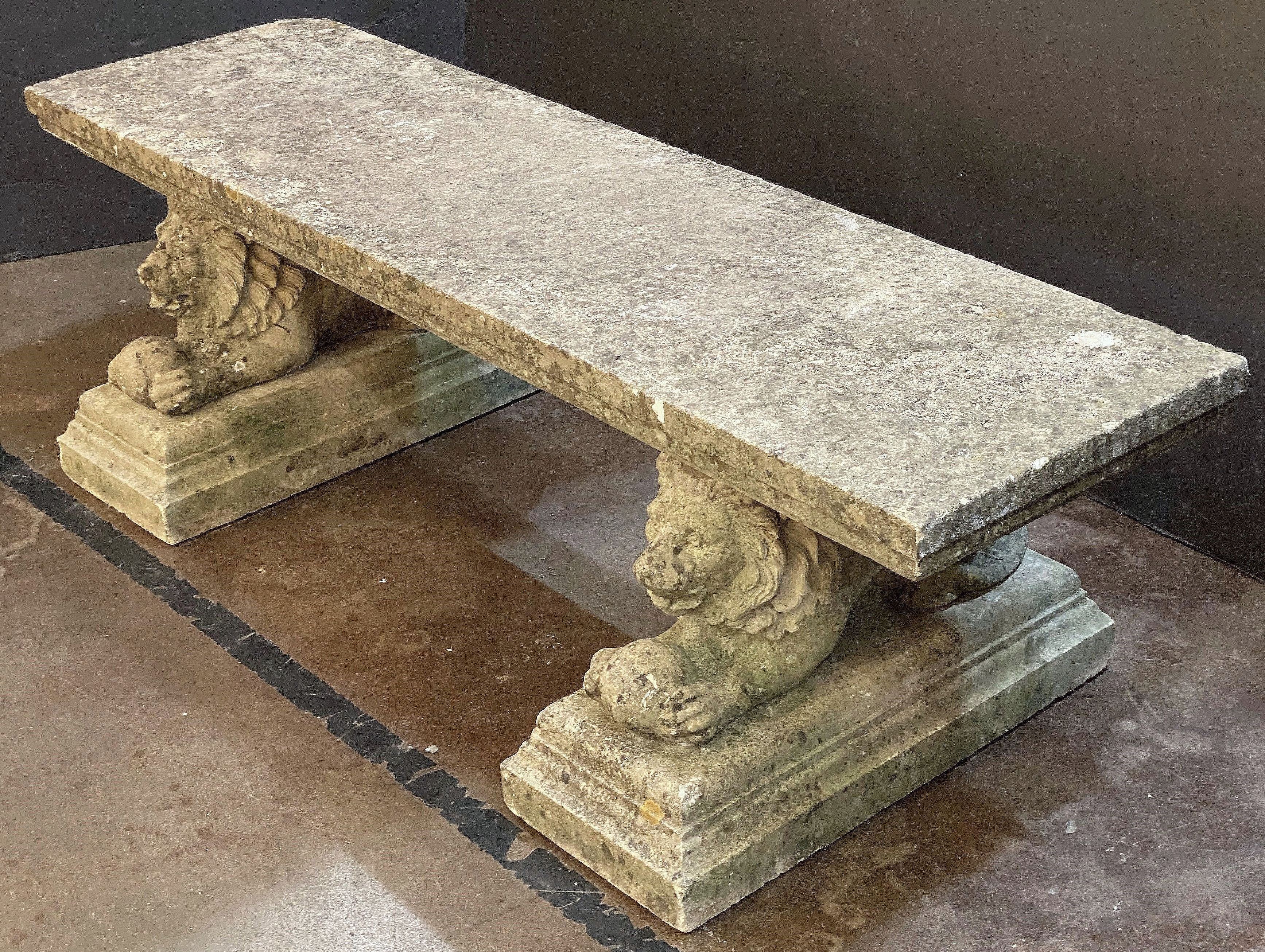 ff520_stone_bench_on_lions_m_a_i_n