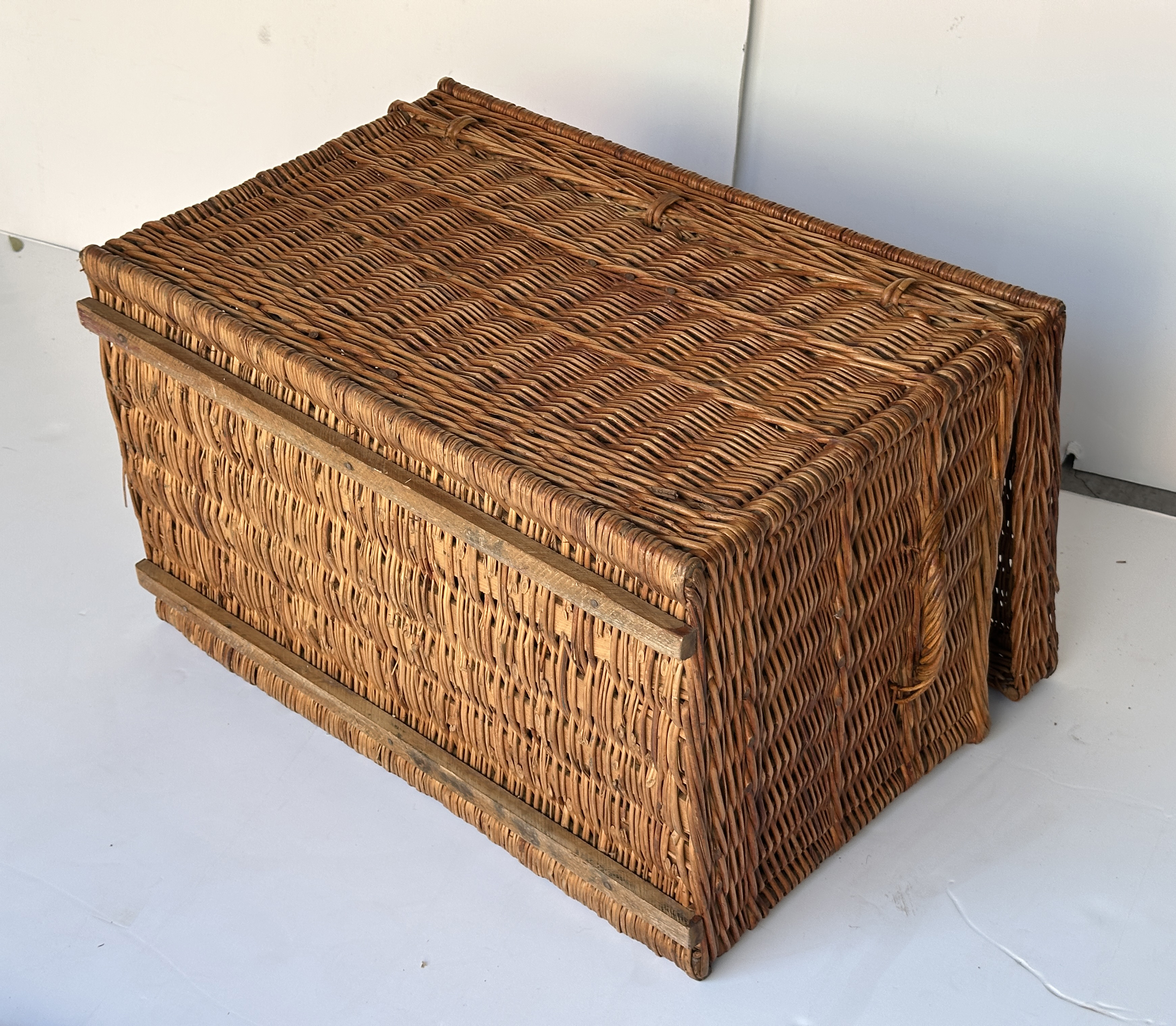 ff559_wicker_hamper_12_post