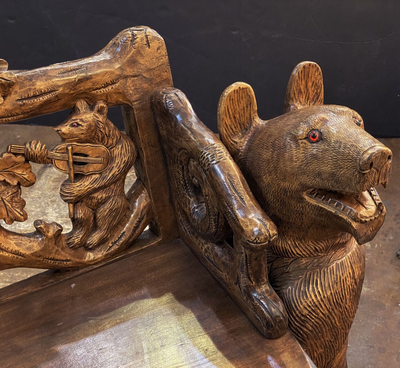 ff603_hand_carved_black_forest_bench_with_bear_musicians_7_copy