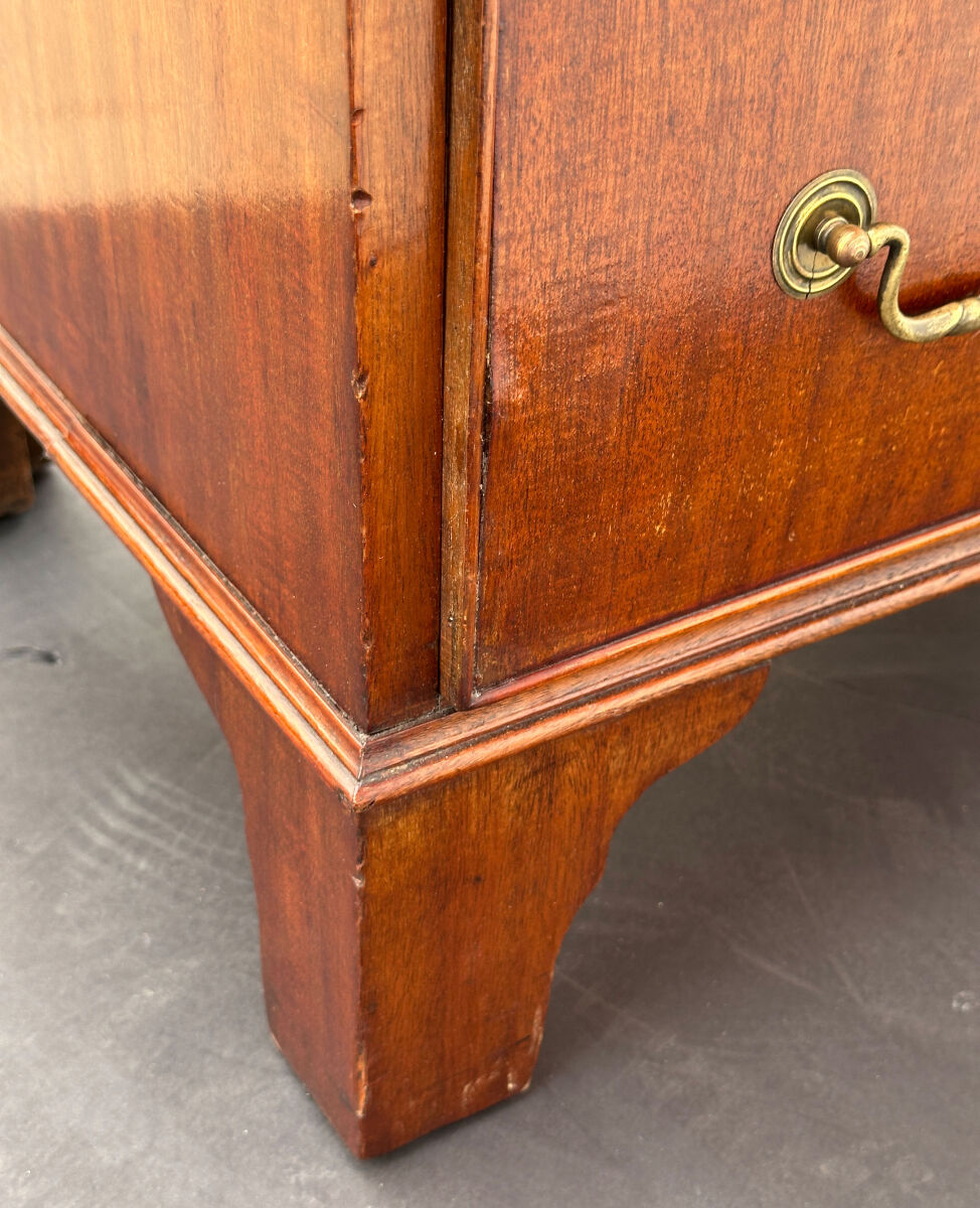 ff609_mahogany_bachelor_chest_3_drawers_12