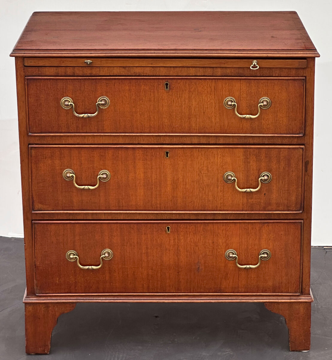 ff609_mahogany_bachelor_chest_3_drawers_5