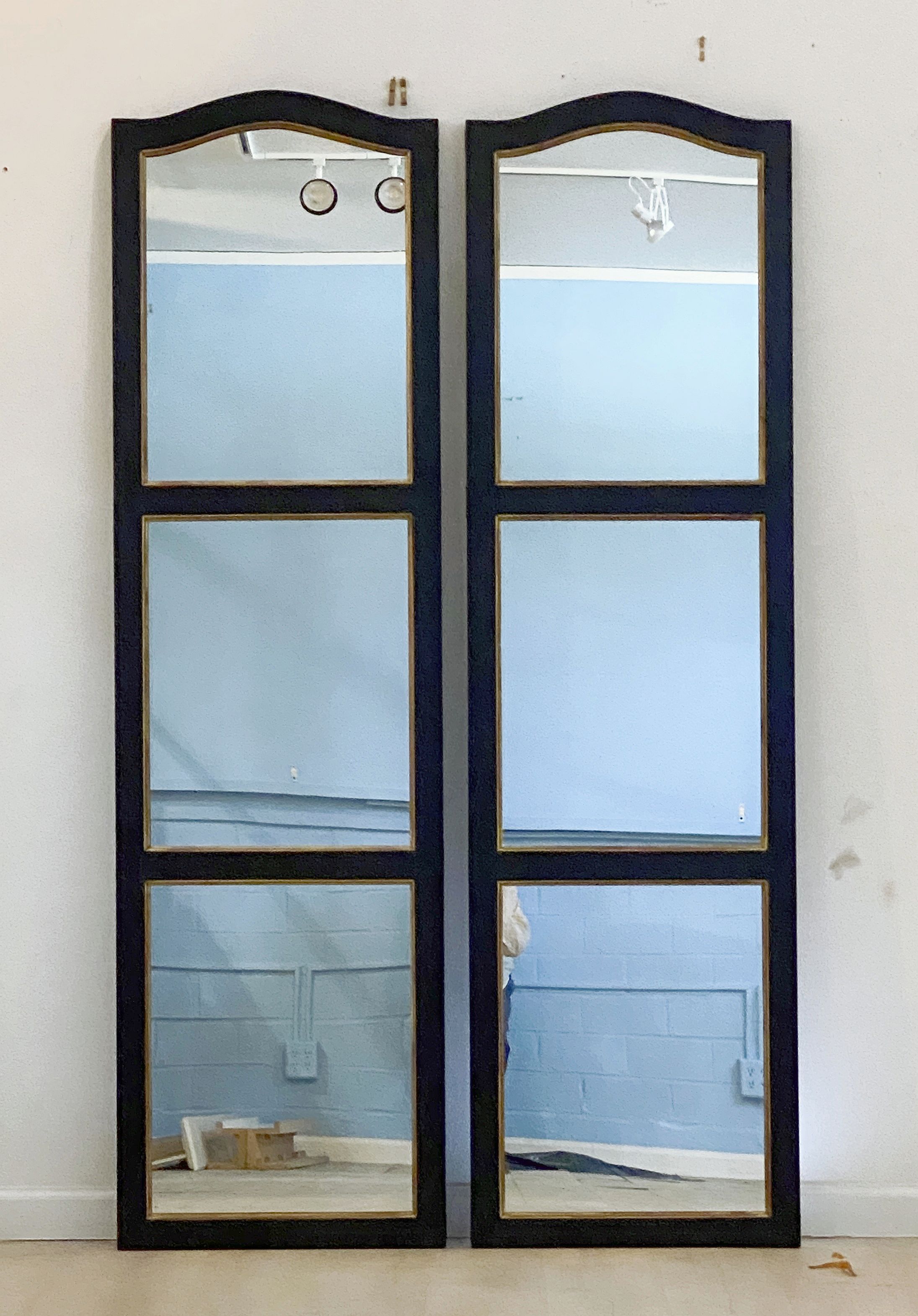 ff627_pair_of_black_mirrors_1_copy
