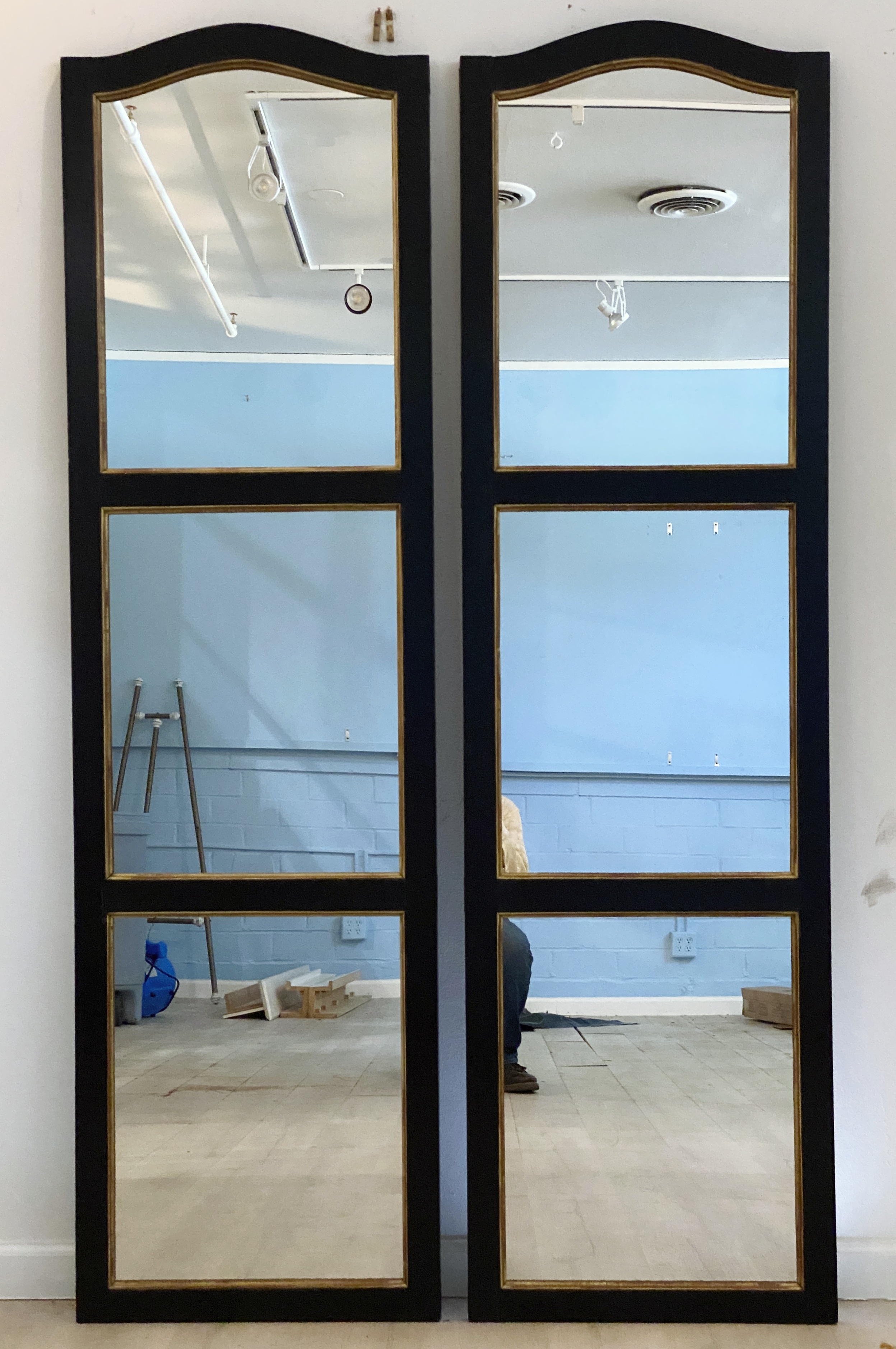 ff627_pair_of_black_mirrors_2_copy
