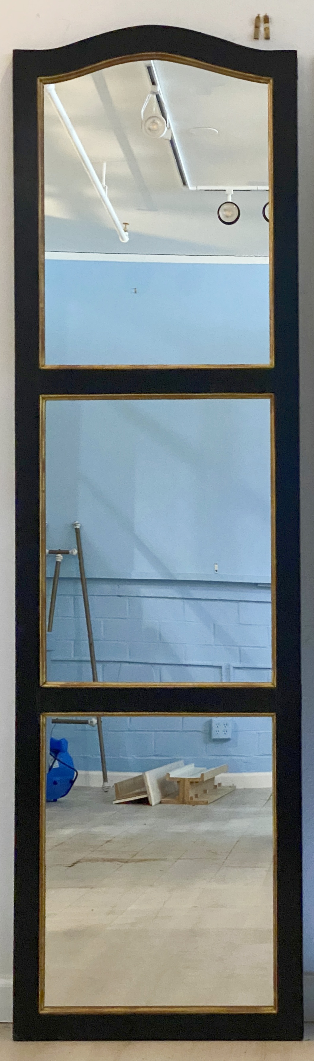 ff627_pair_of_black_mirrors_3_copy