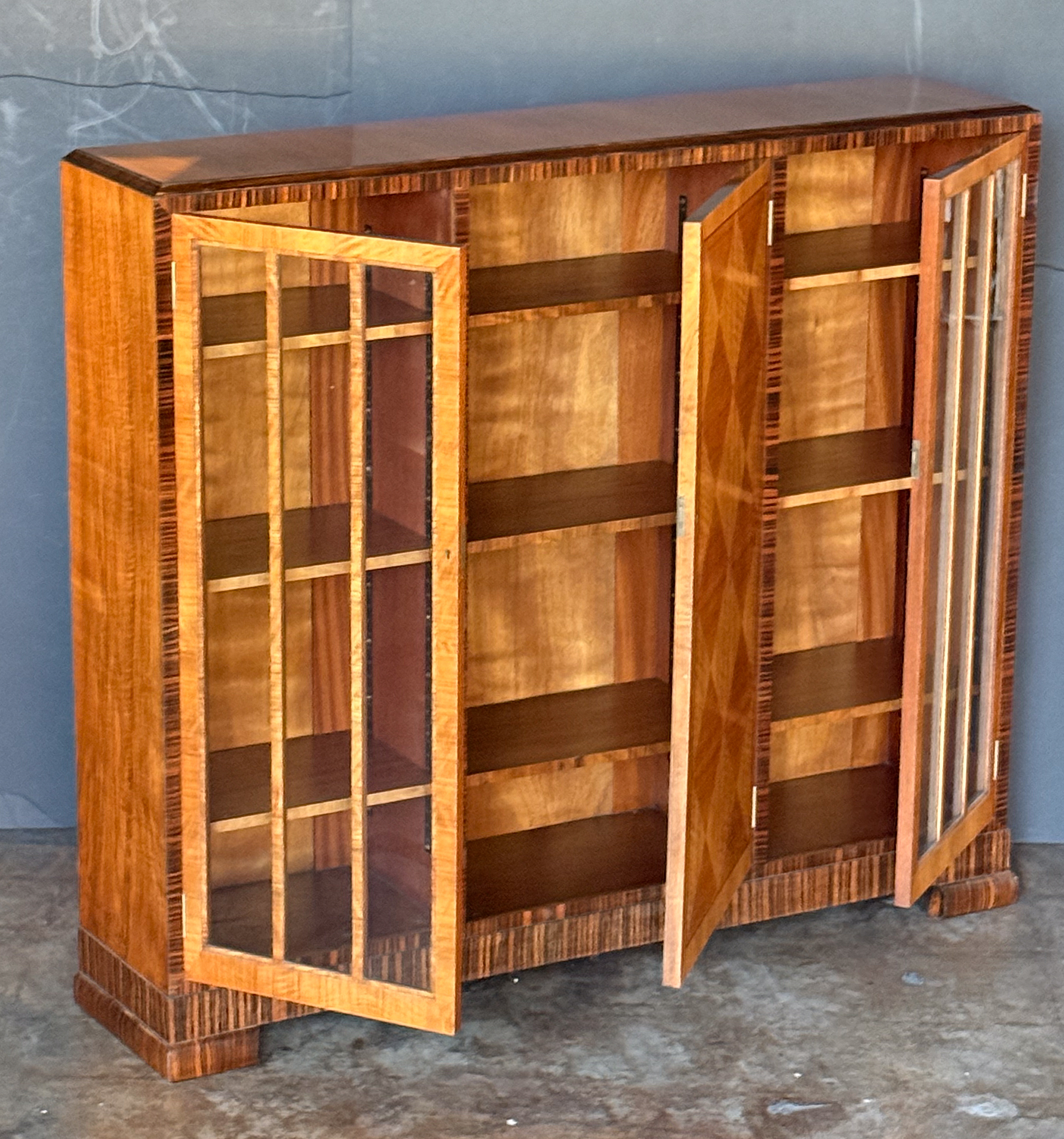 gg021_art_deco_walnut_cabinet_003