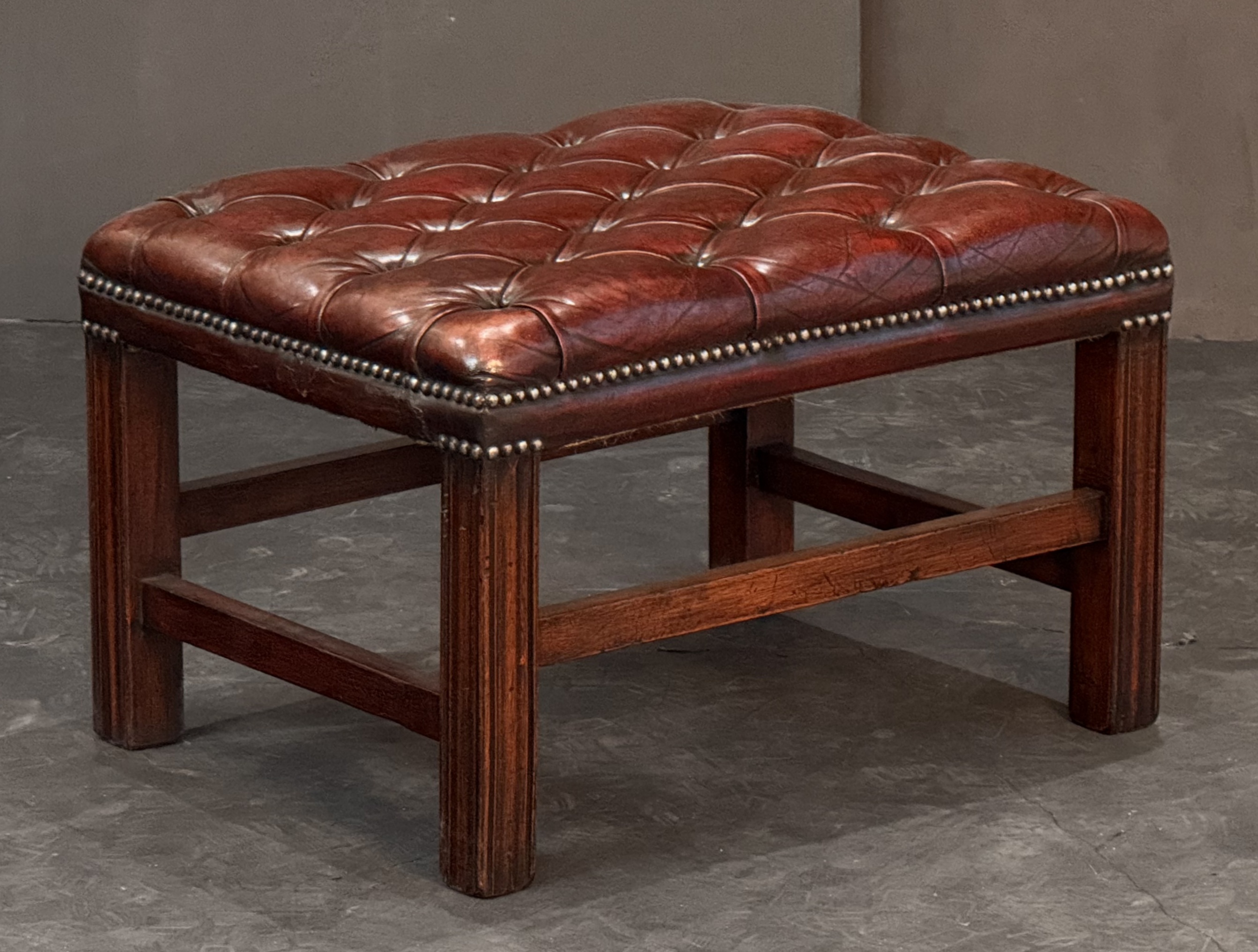 gg045_button_leather_stool_2_copy
