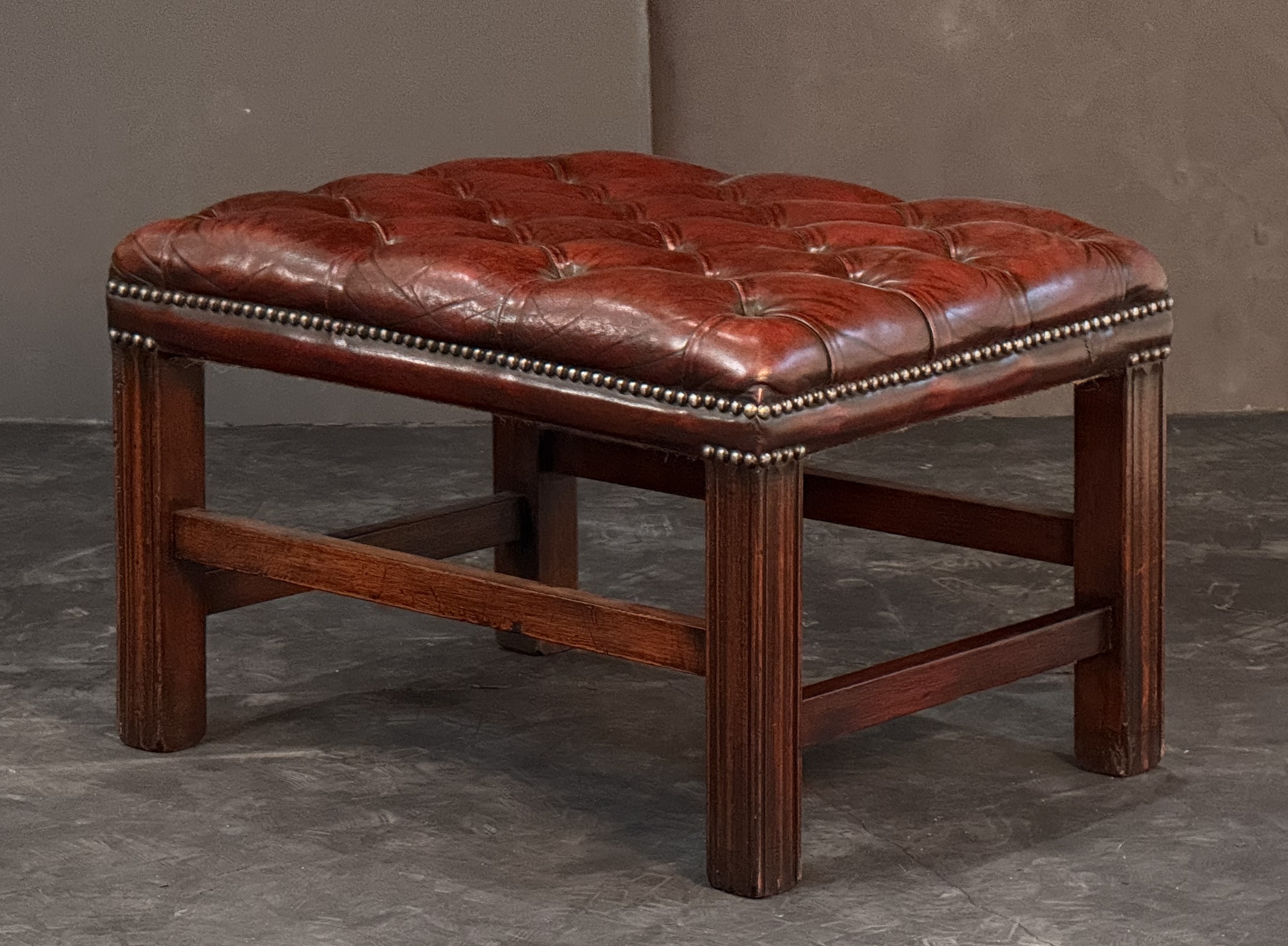 gg045_button_leather_stool_5_copy