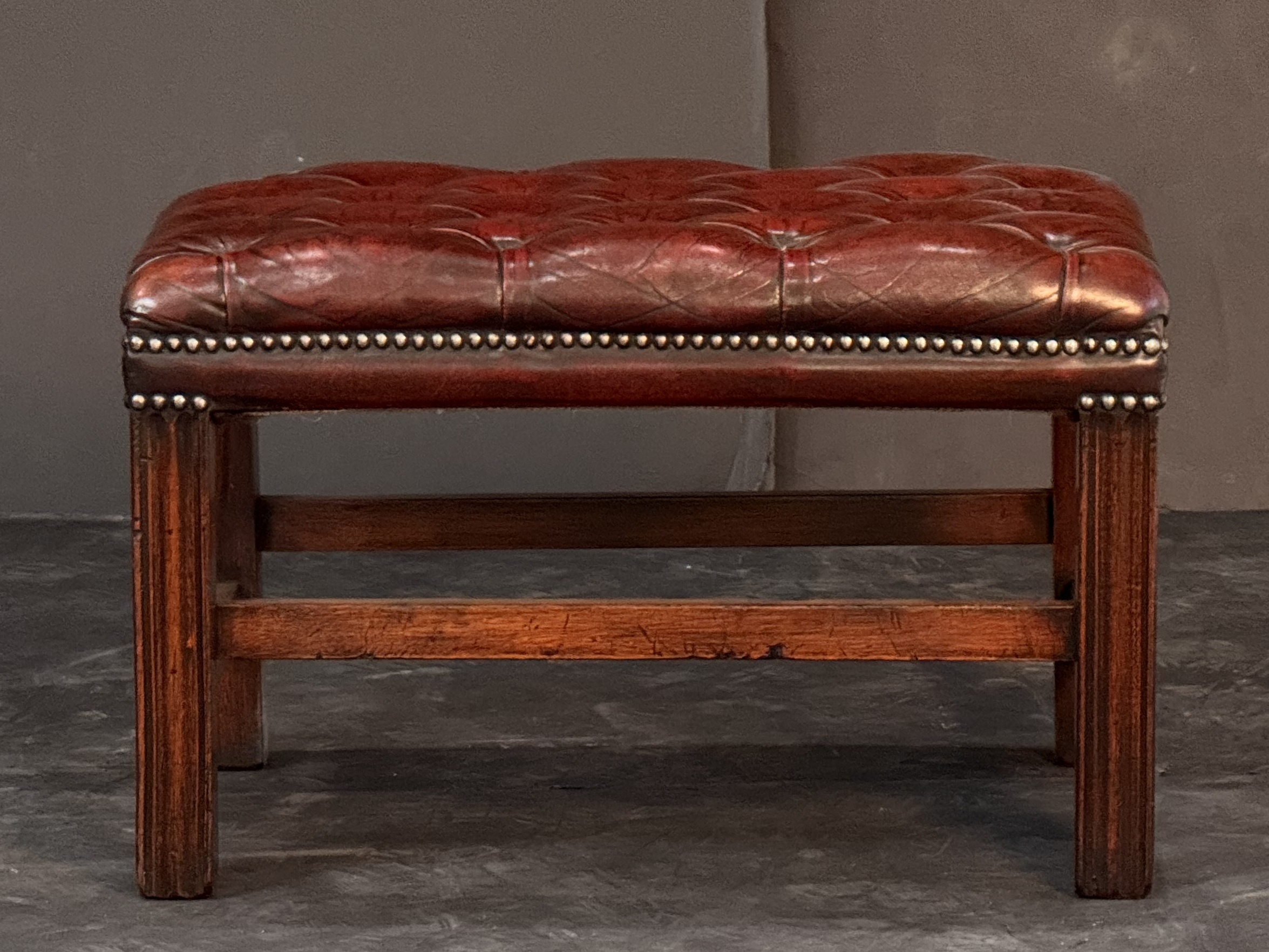 gg045_button_leather_stool_7_copy