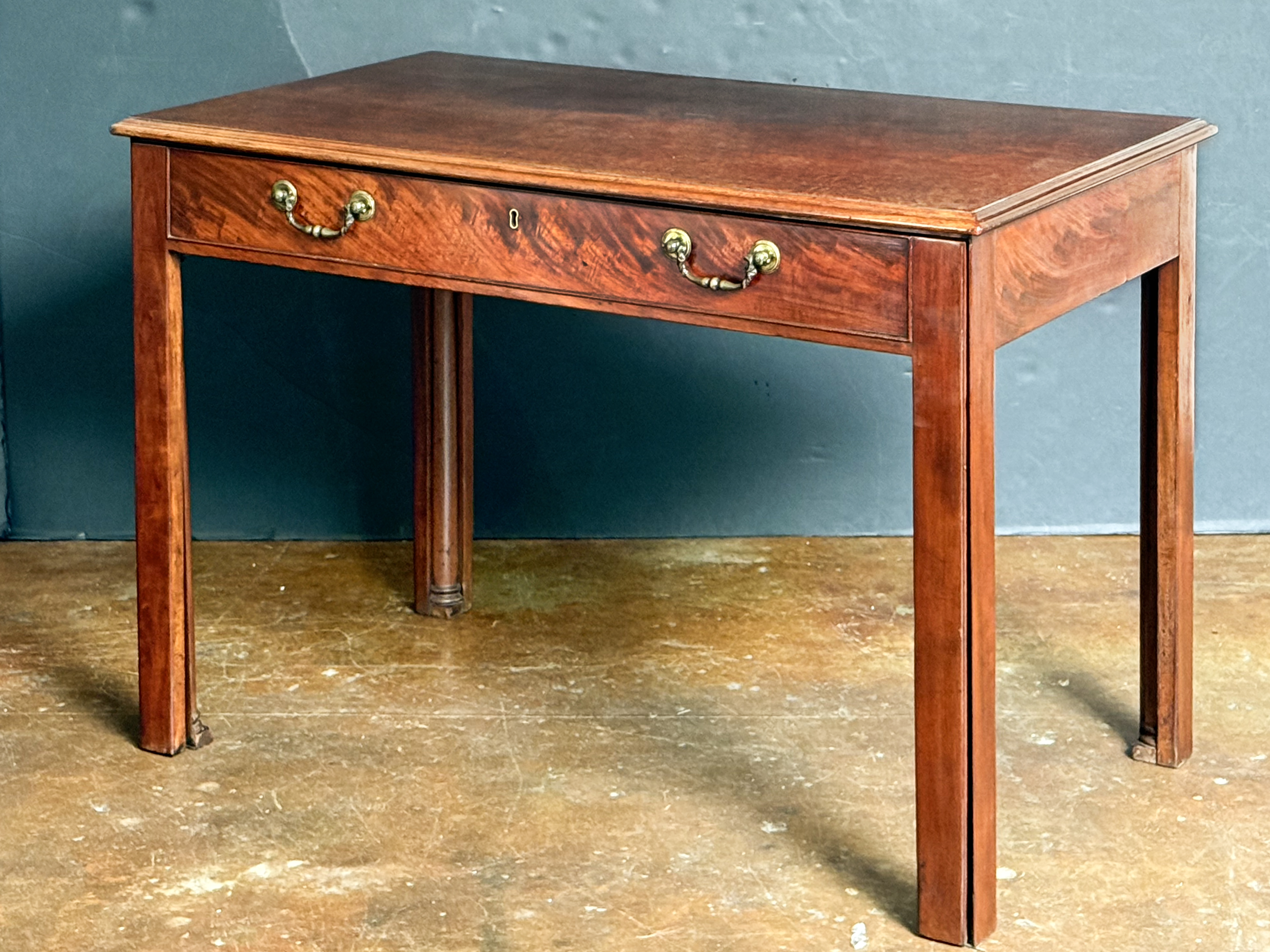 gg183_writing_desk_013_1691848188