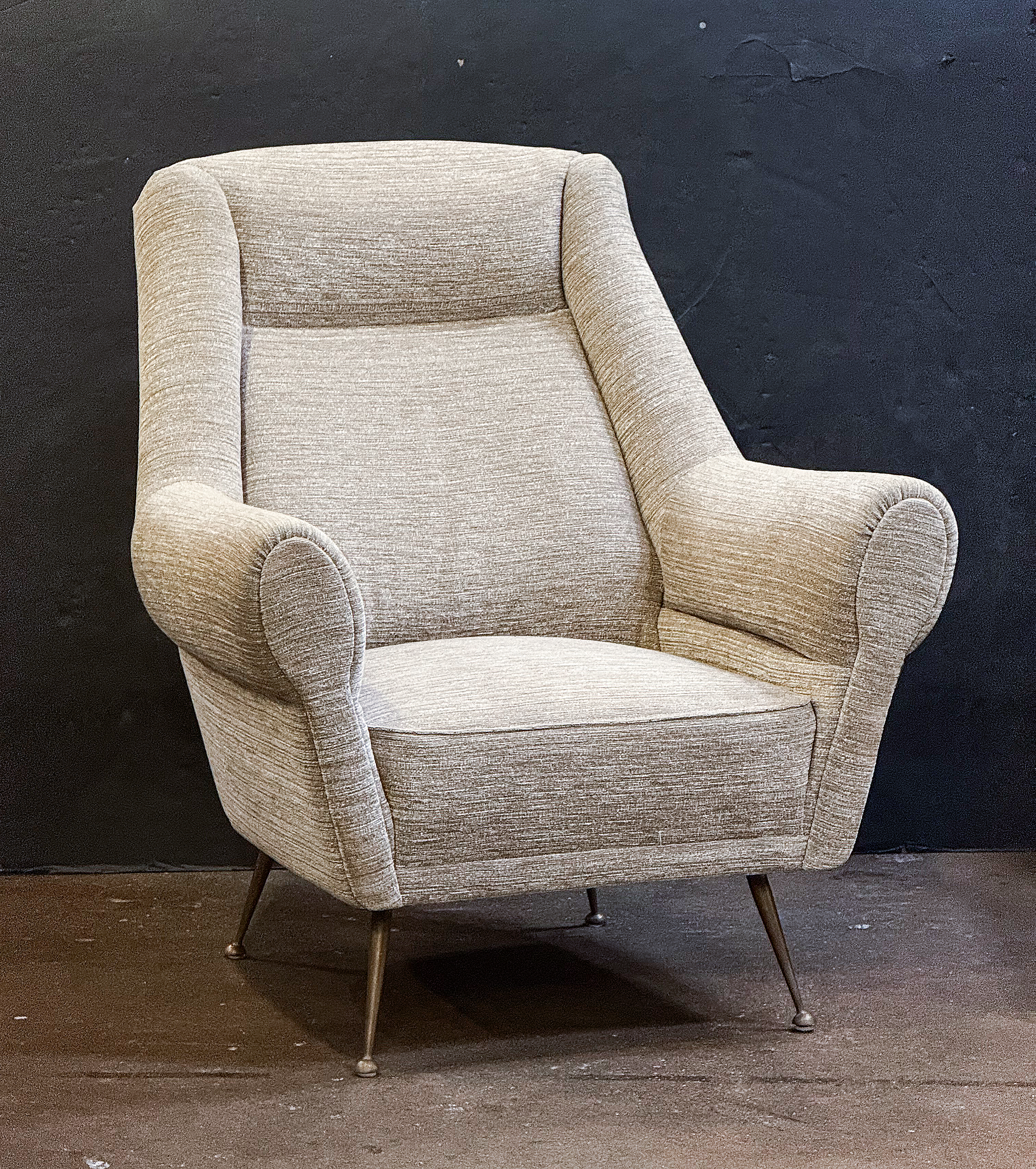 gg206a_italian_upholstered_armchair_02