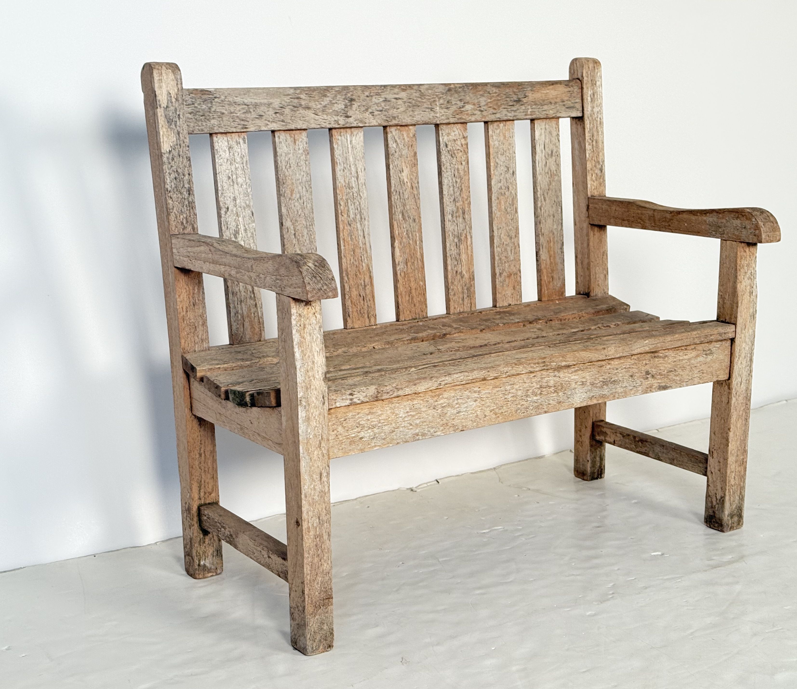 gg207_childrens_bench_1