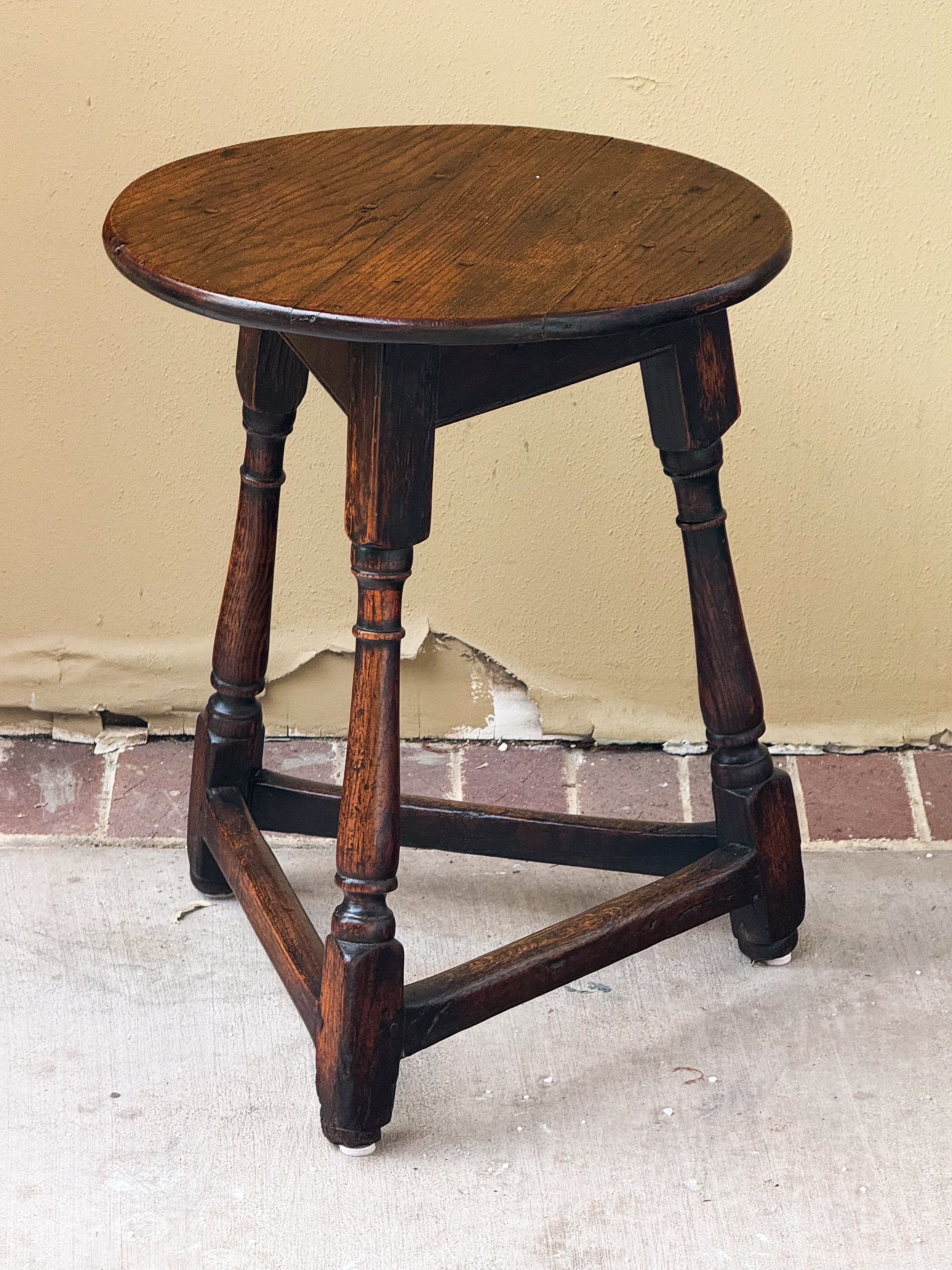 gg223_small_cricket_table_of_oak_002_1666918330