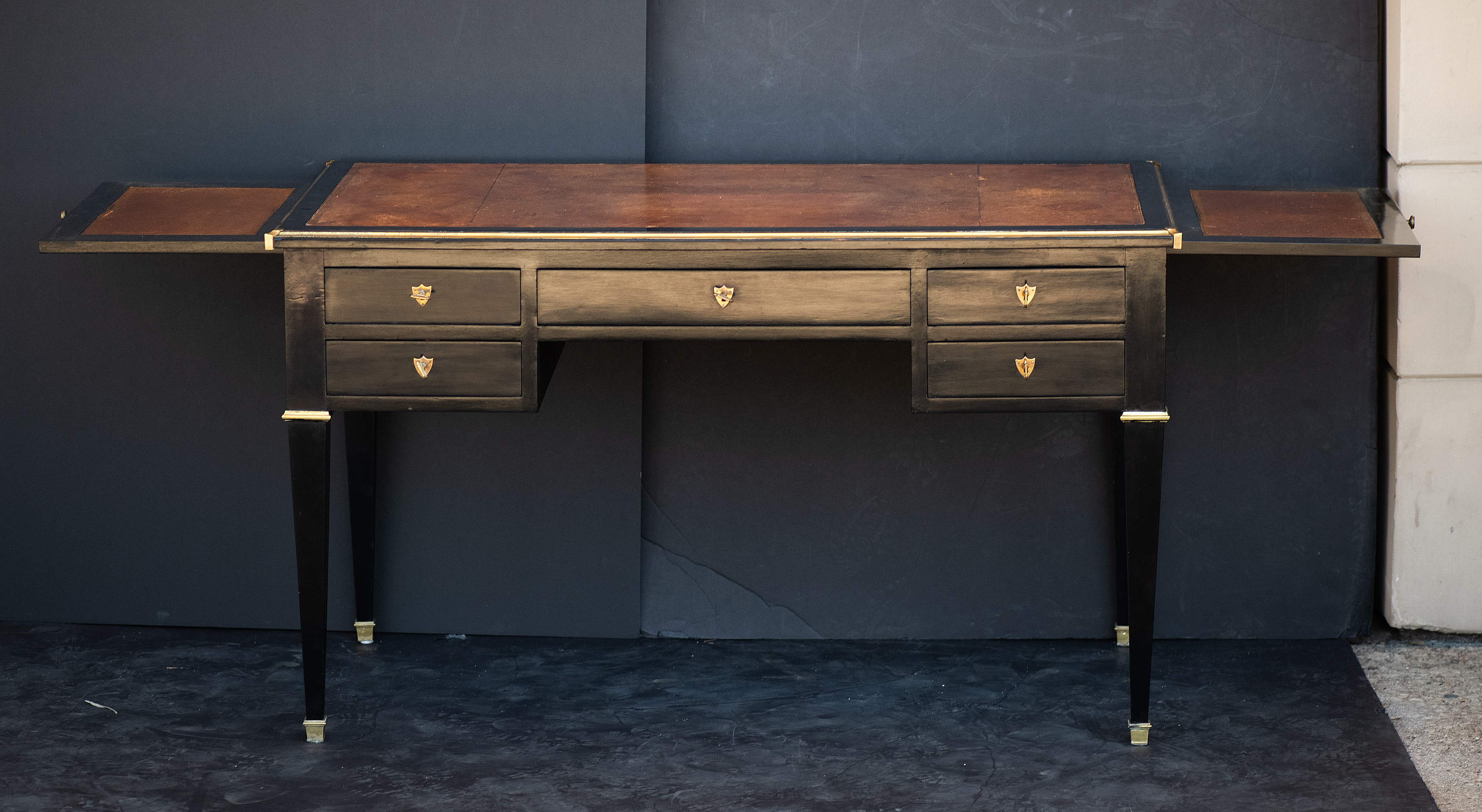 gg225_black_french_writing_table_004