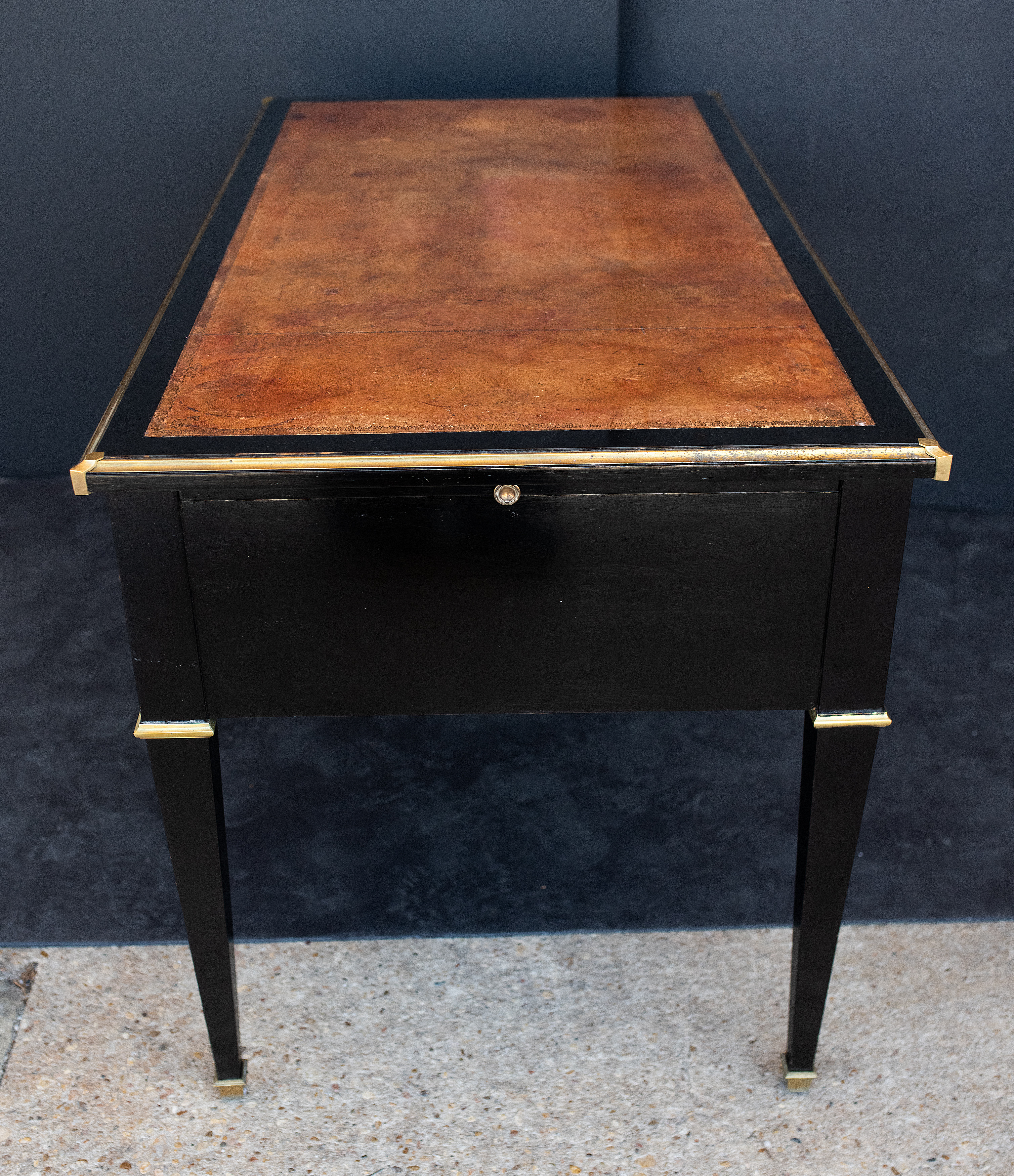 gg225_black_french_writing_table_010
