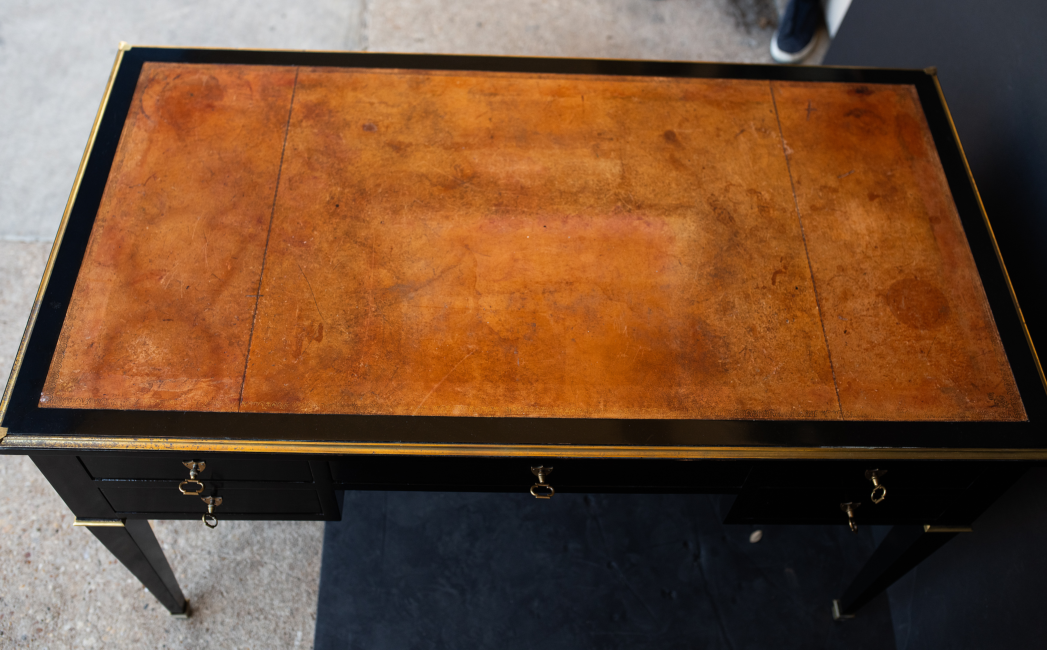 gg225_black_french_writing_table_011